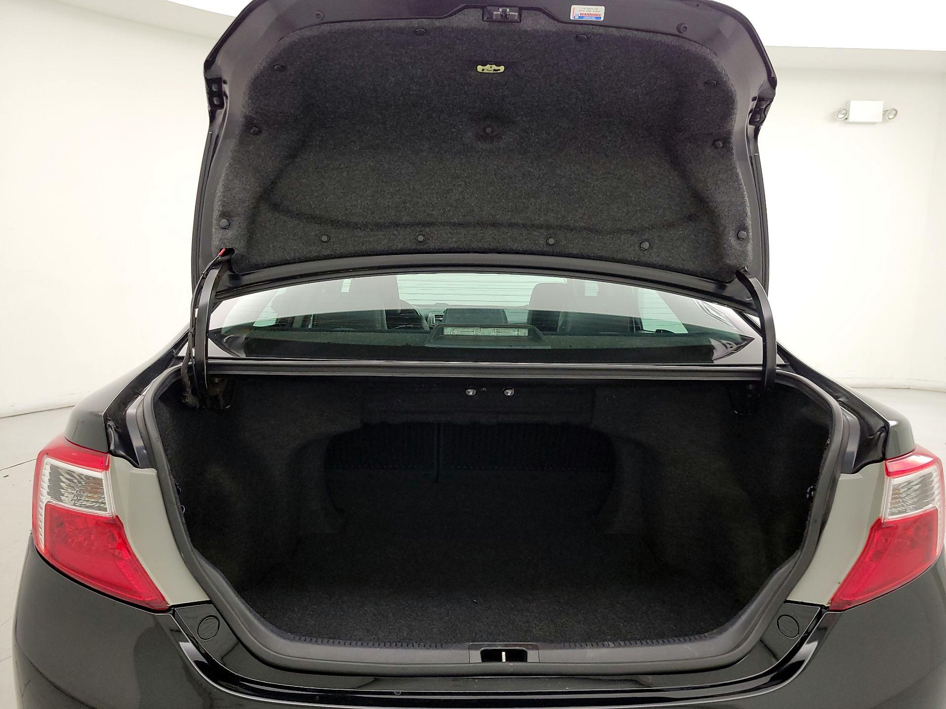 Thumbnail: 2013 Toyota Camry - 19