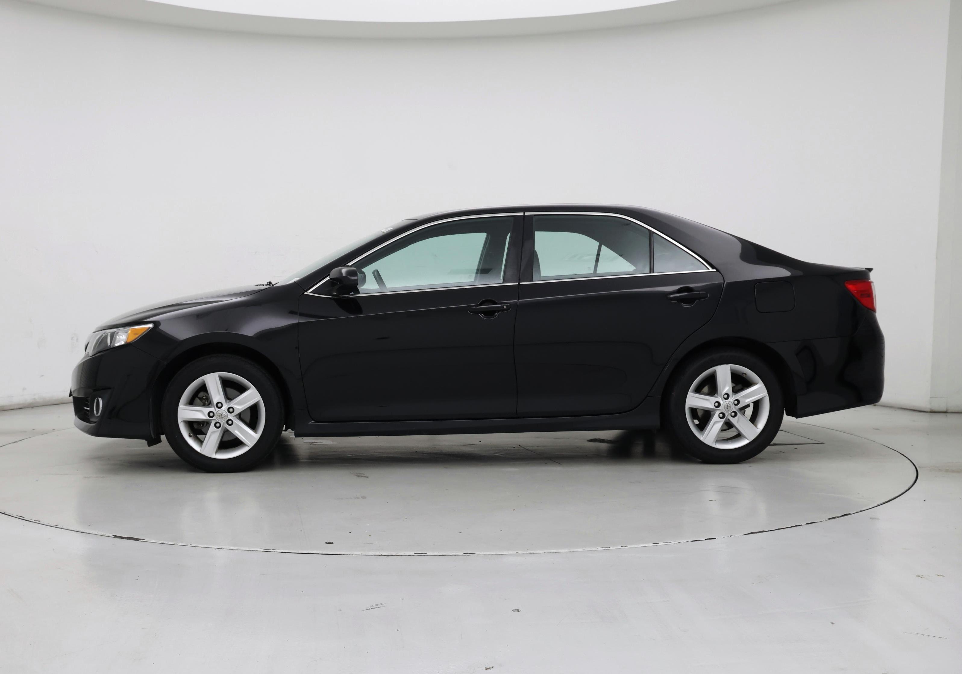 Thumbnail: 2013 Toyota Camry - 3