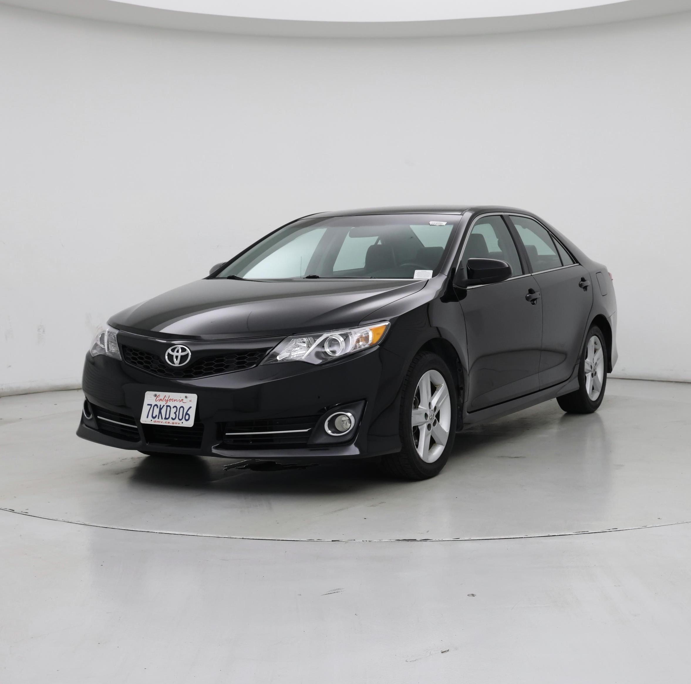 Thumbnail: 2013 Toyota Camry - 4