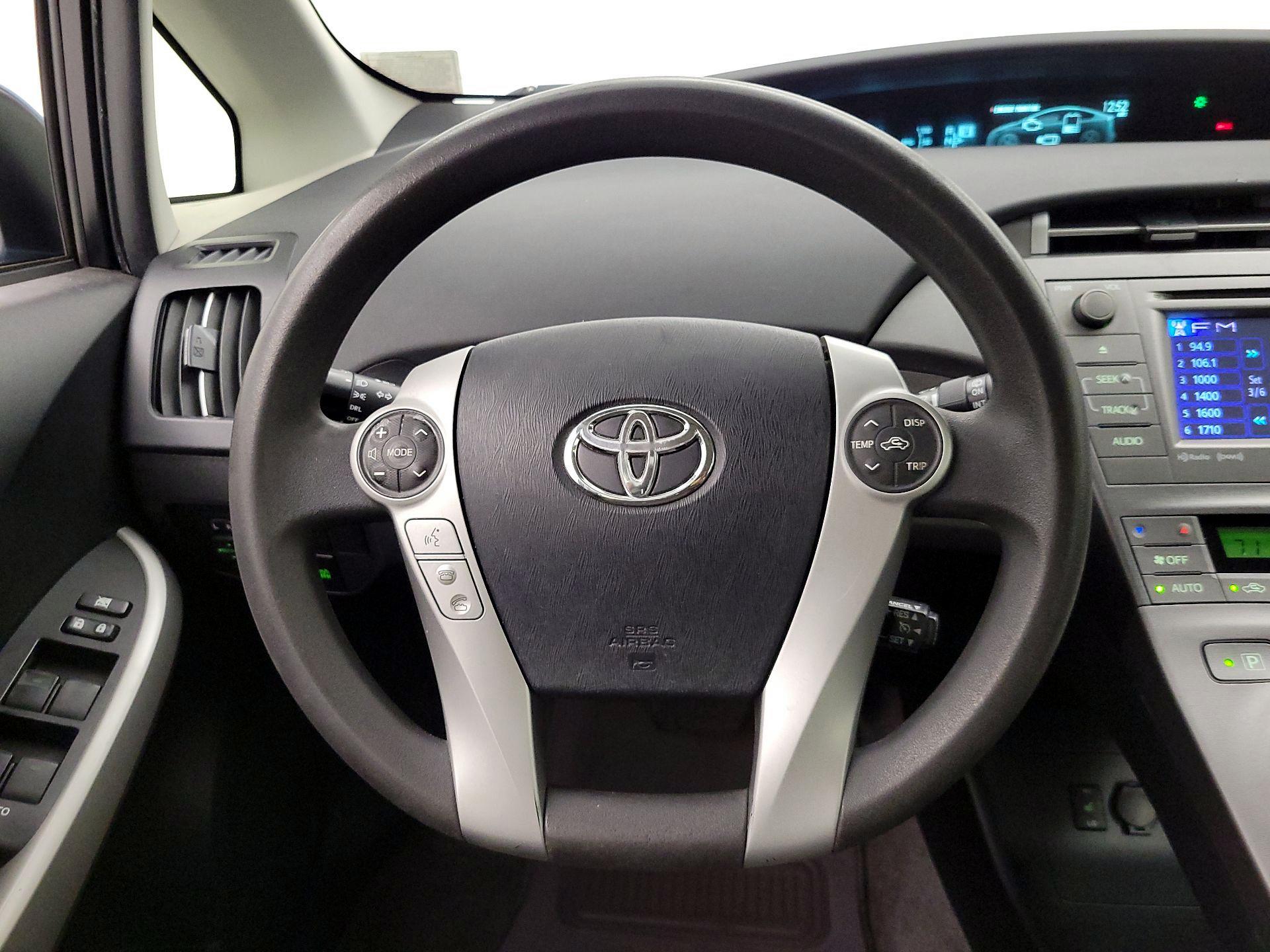 Thumbnail: 2013 Toyota Prius - 10