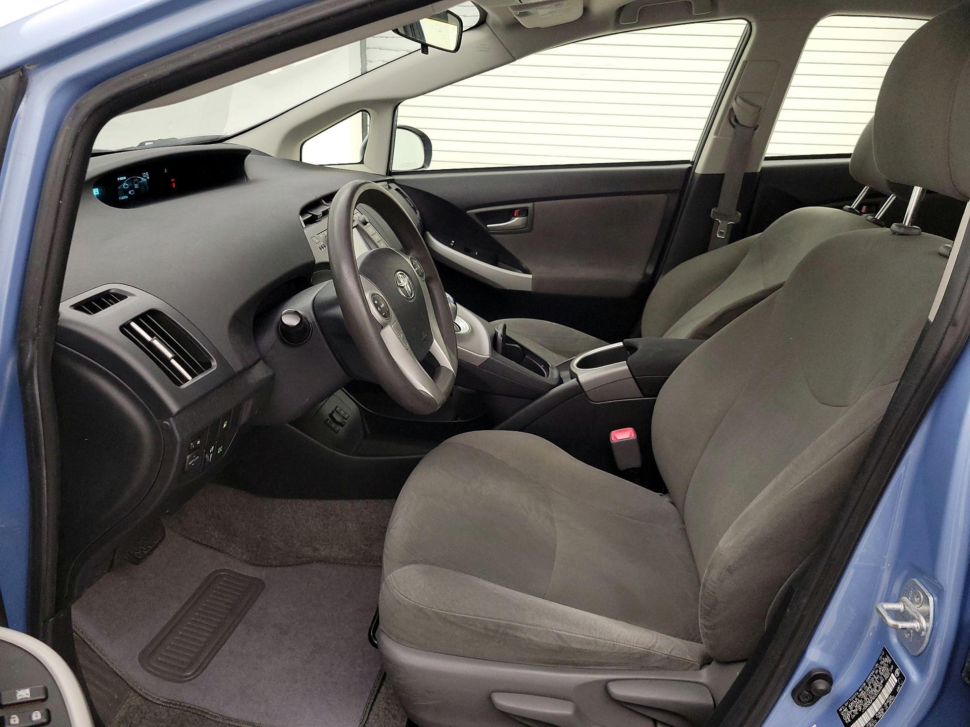 Thumbnail: 2013 Toyota Prius - 11