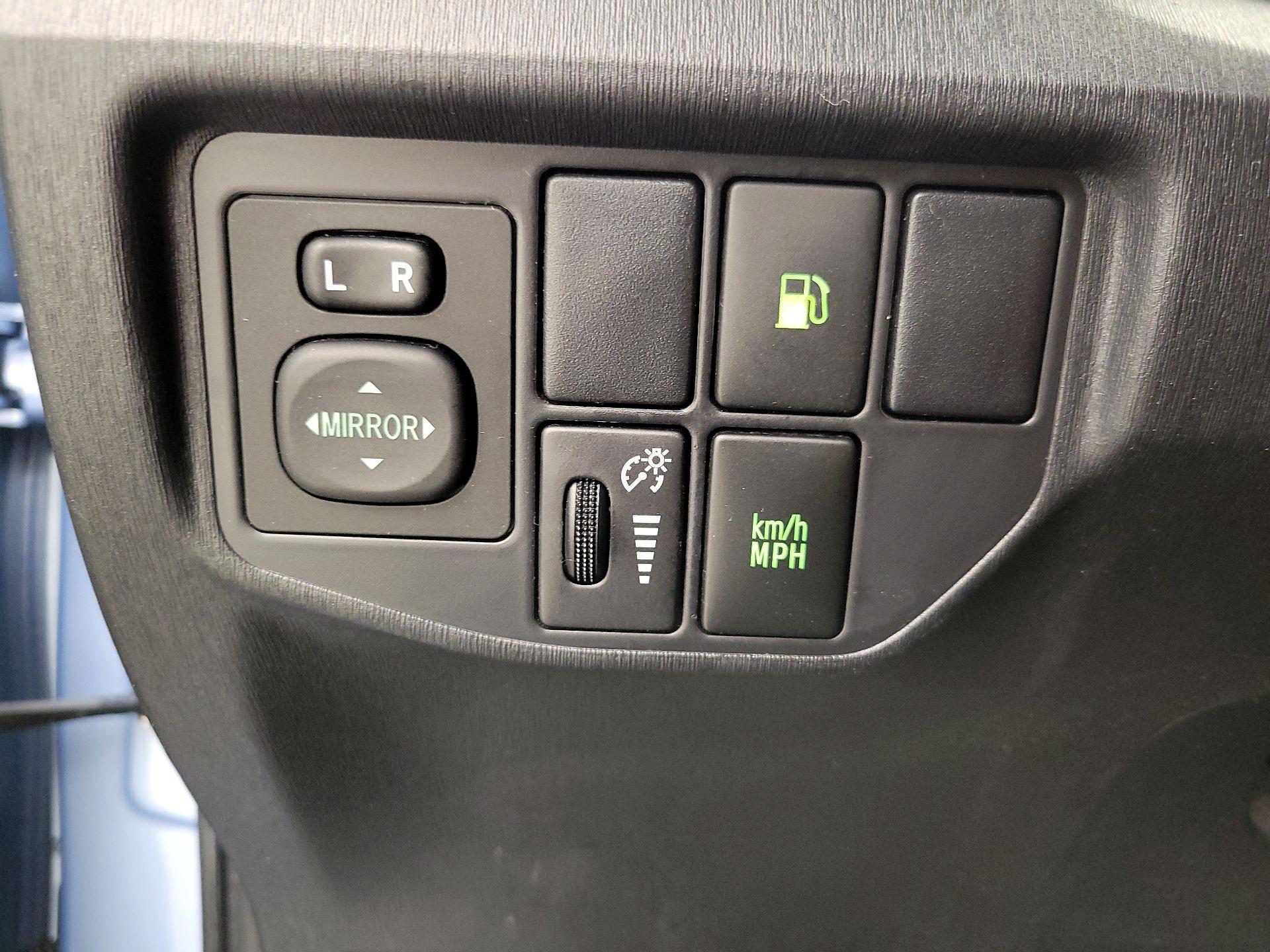 Thumbnail: 2013 Toyota Prius - 13