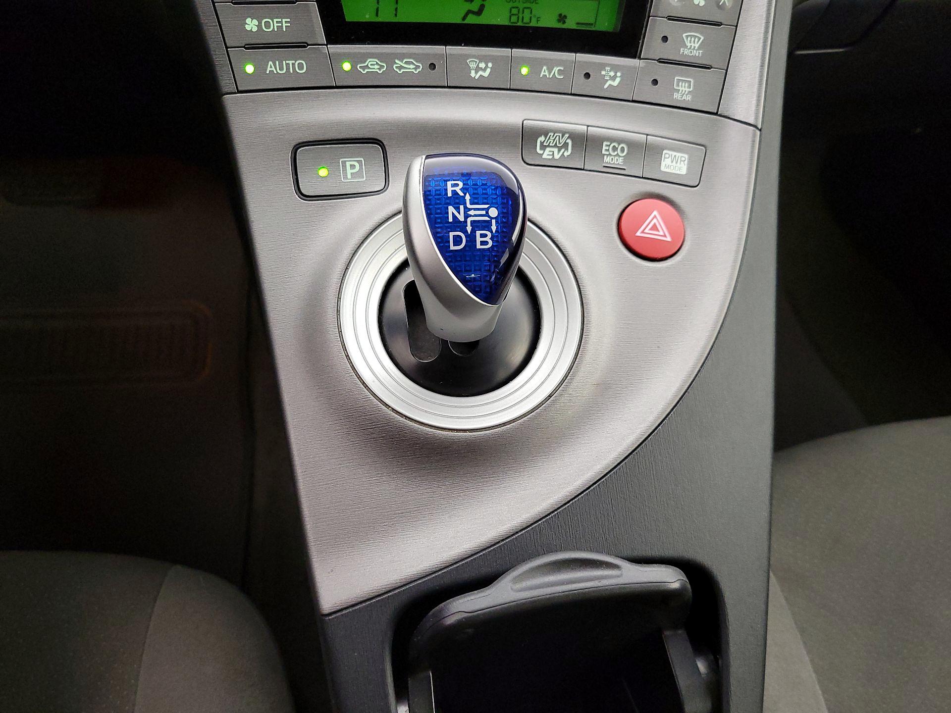 Thumbnail: 2013 Toyota Prius - 17
