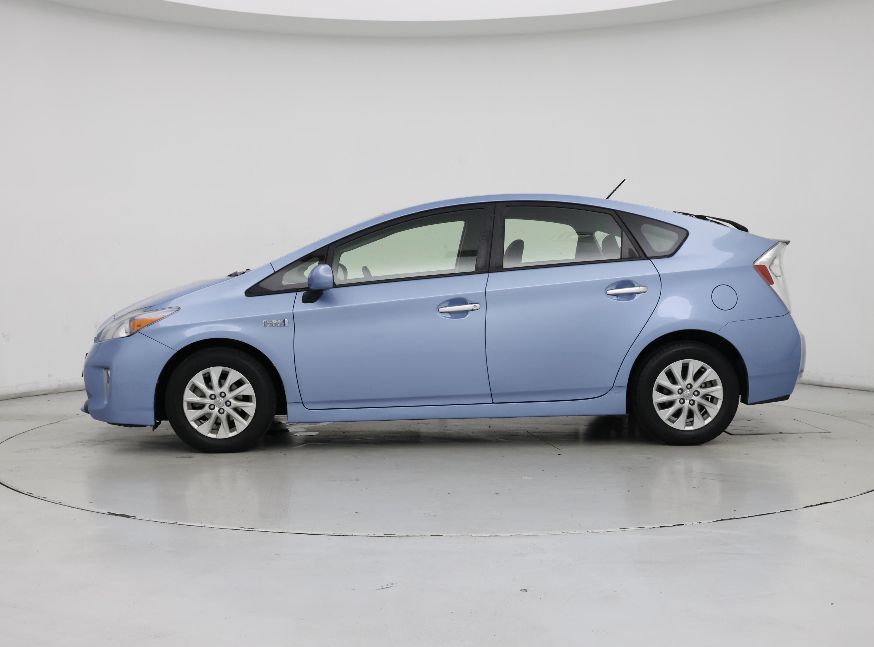 Thumbnail: 2013 Toyota Prius - 3