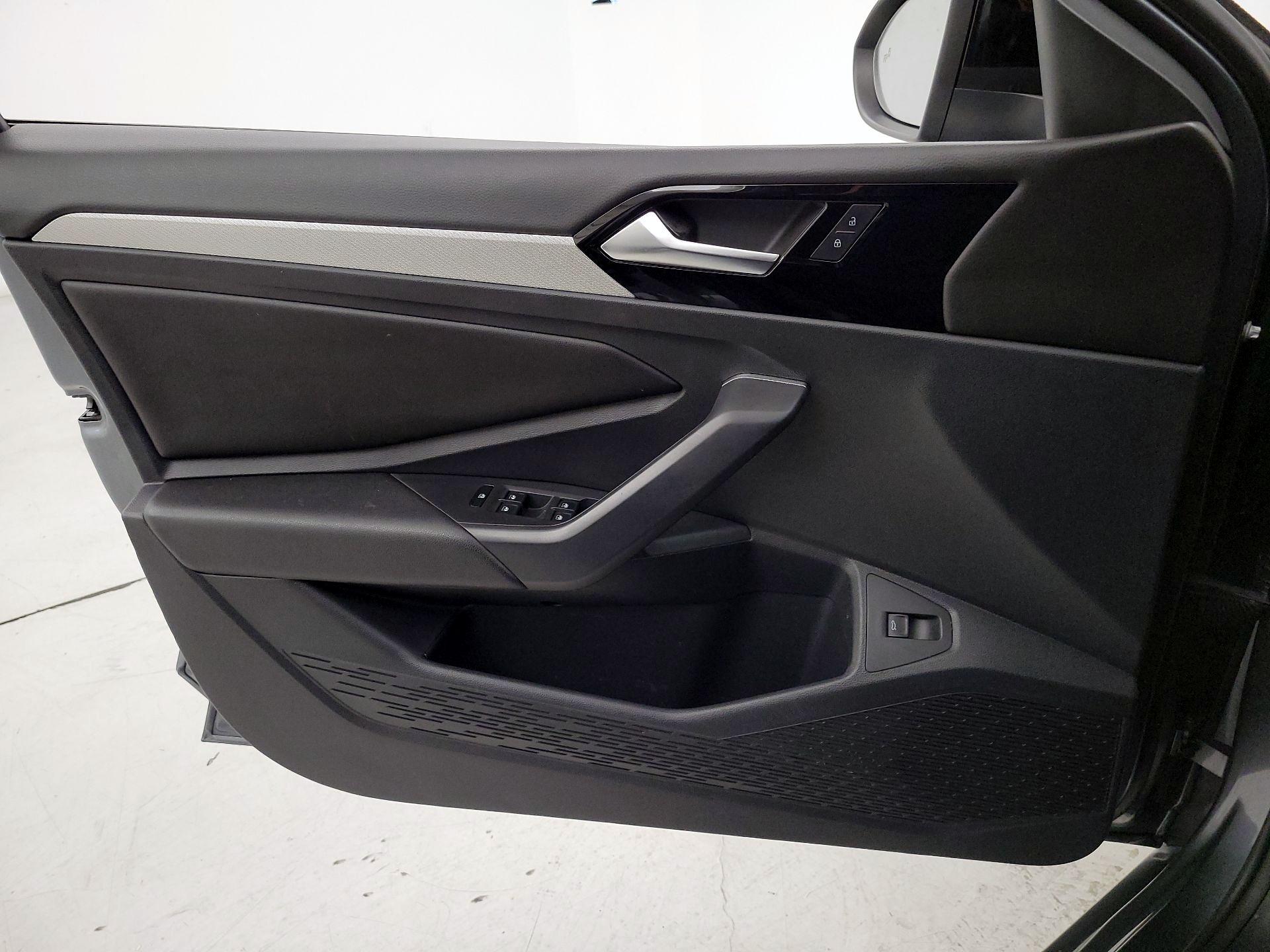 Thumbnail: 2019 Volkswagen Jetta - 12