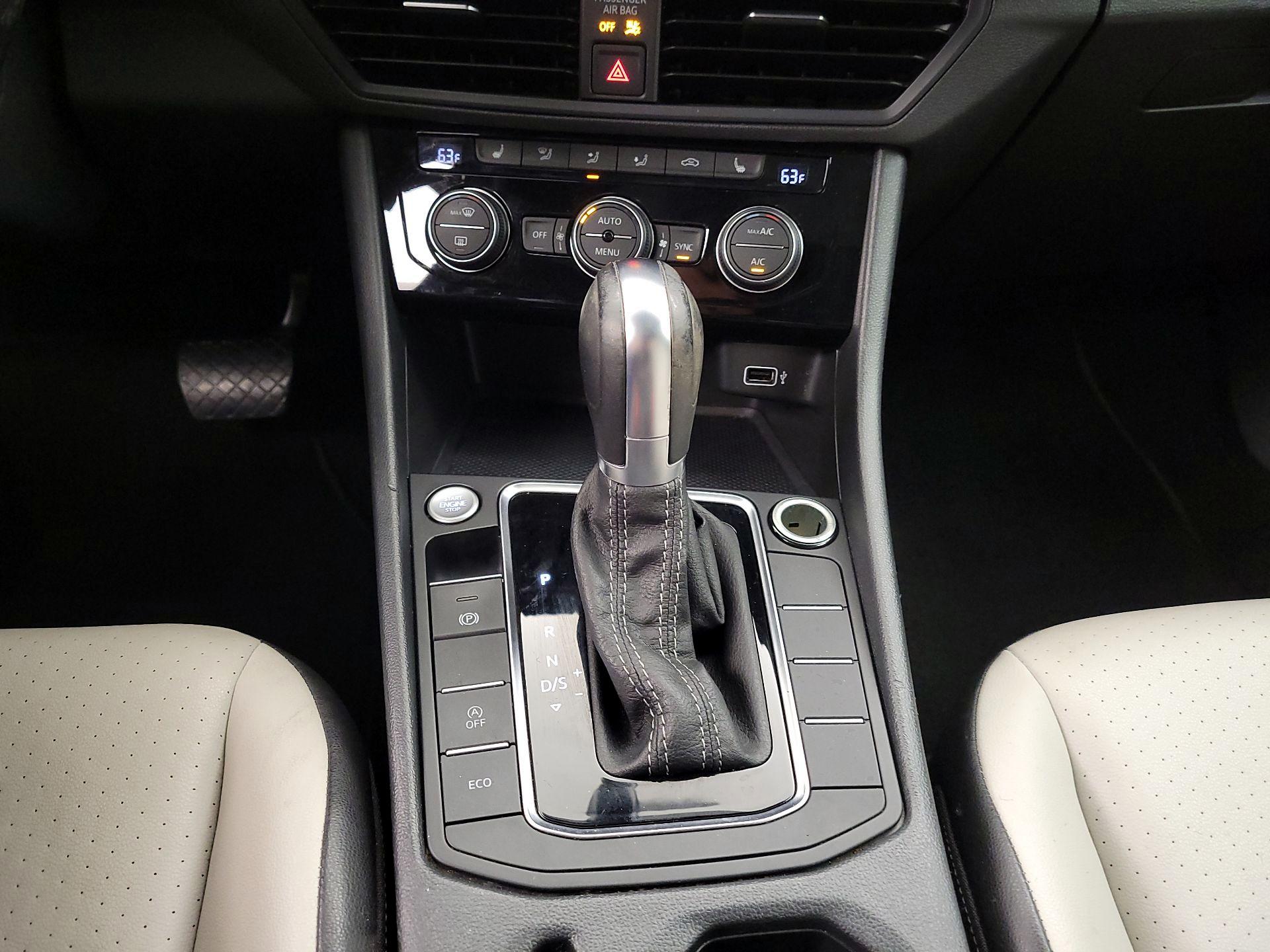 Thumbnail: 2019 Volkswagen Jetta - 16