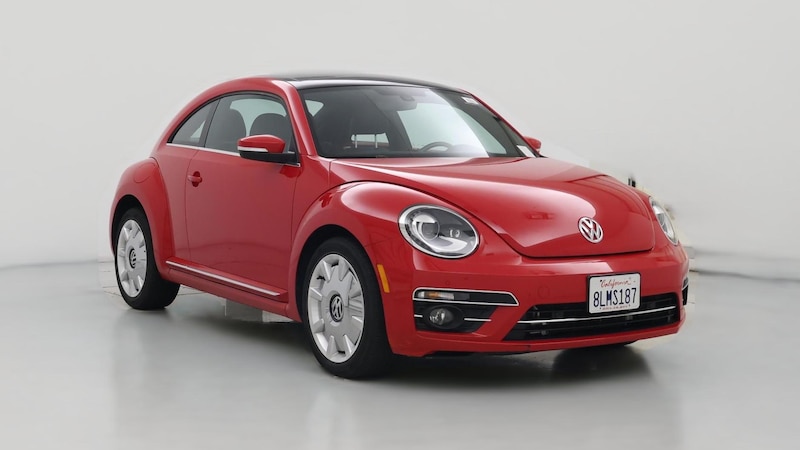 2019 Volkswagen Beetle SE Hero Image