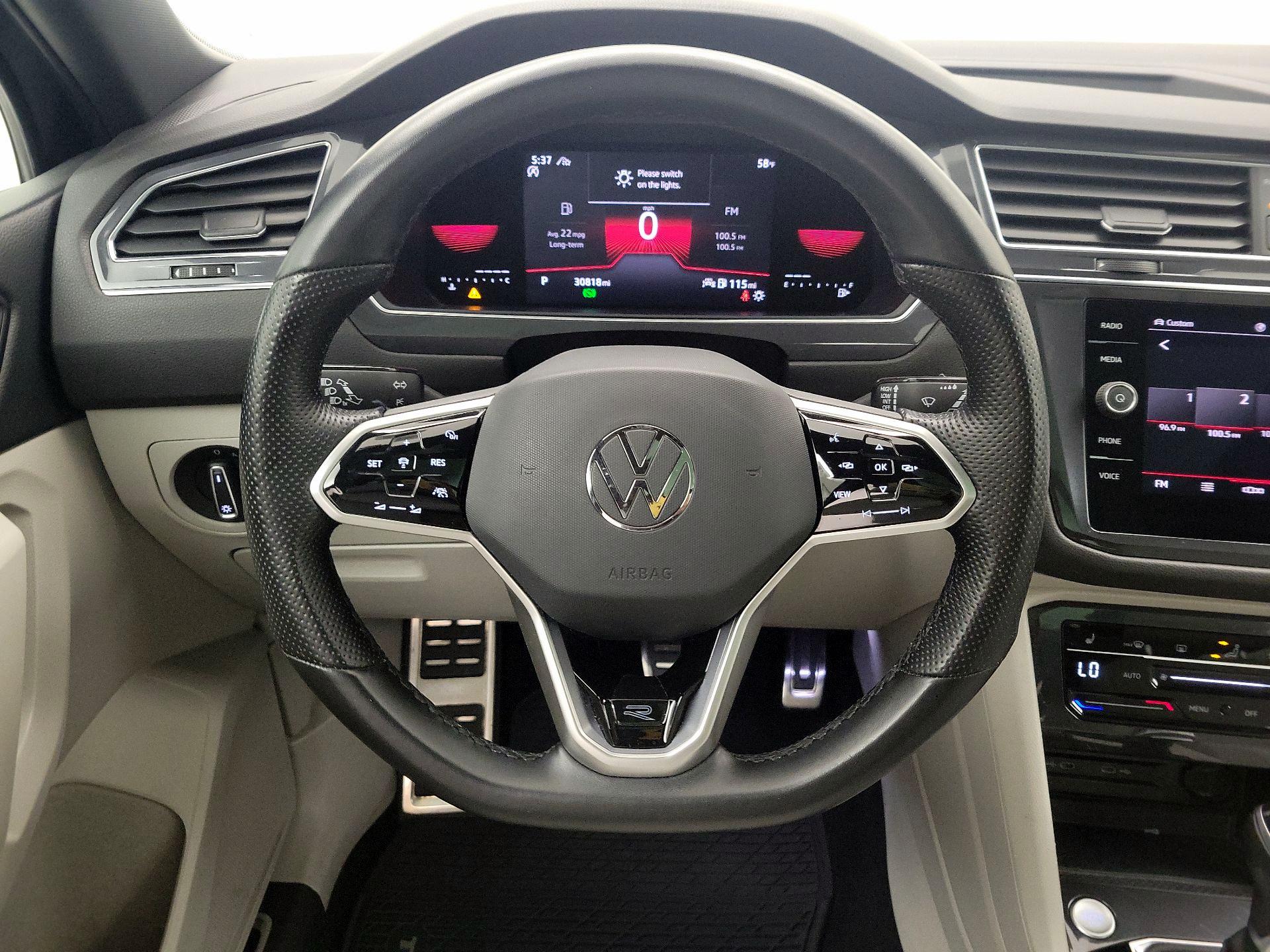 Thumbnail: 2023 Volkswagen Tiguan - 10