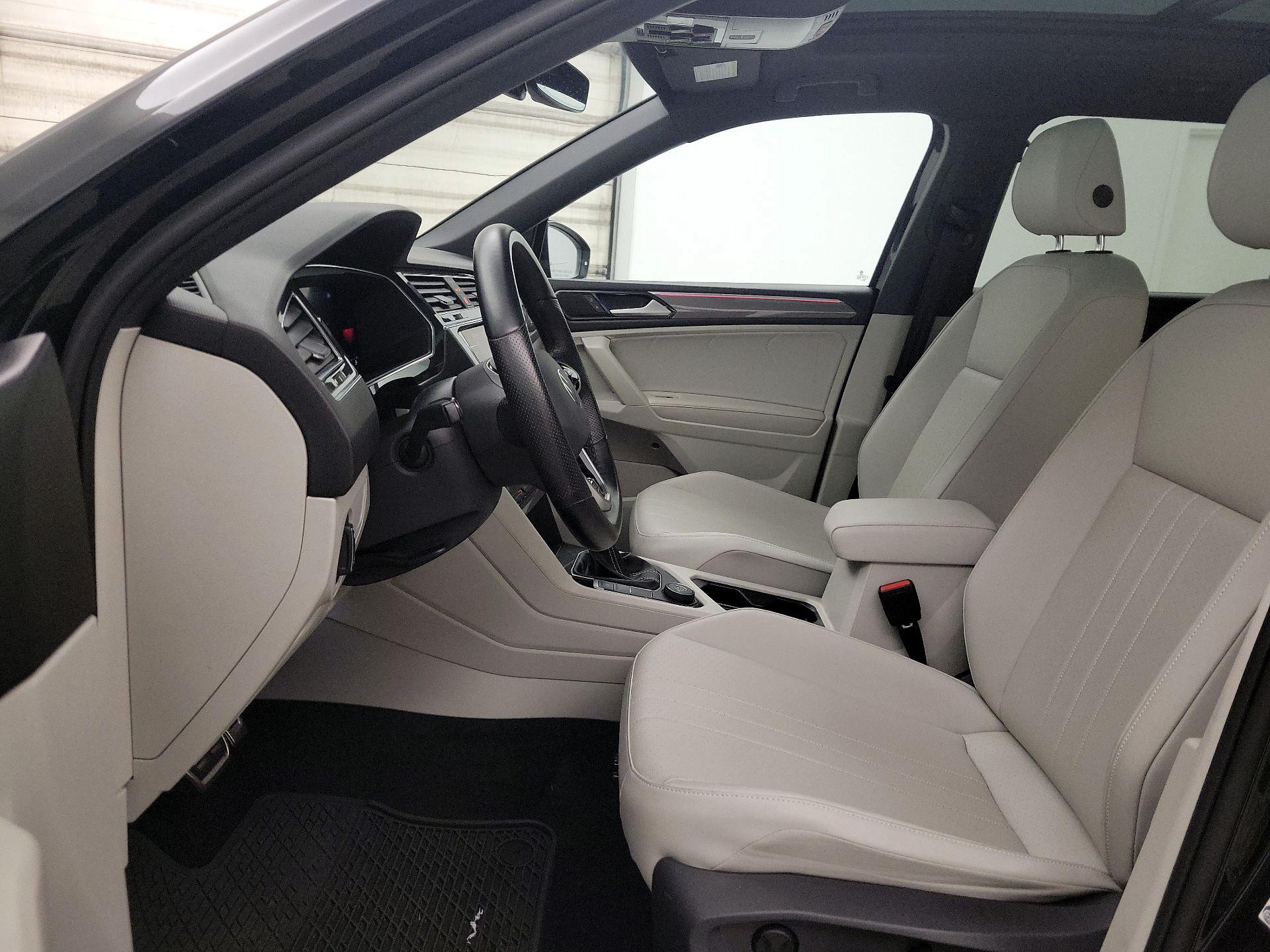 Thumbnail: 2023 Volkswagen Tiguan - 11