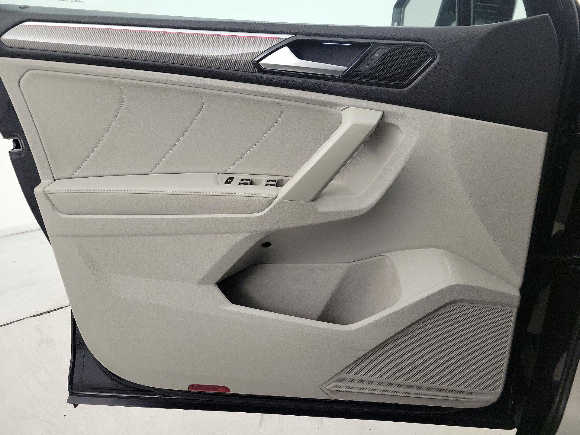 Thumbnail: 2023 Volkswagen Tiguan - 12