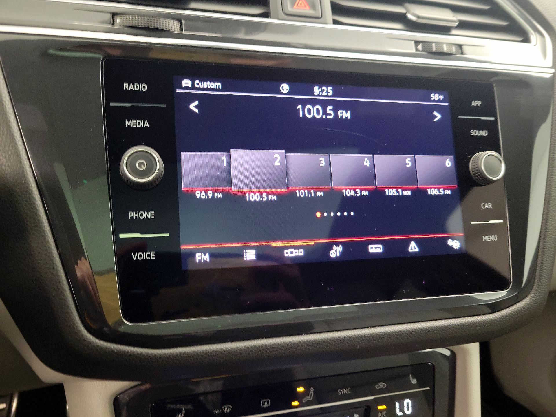 Thumbnail: 2023 Volkswagen Tiguan - 15