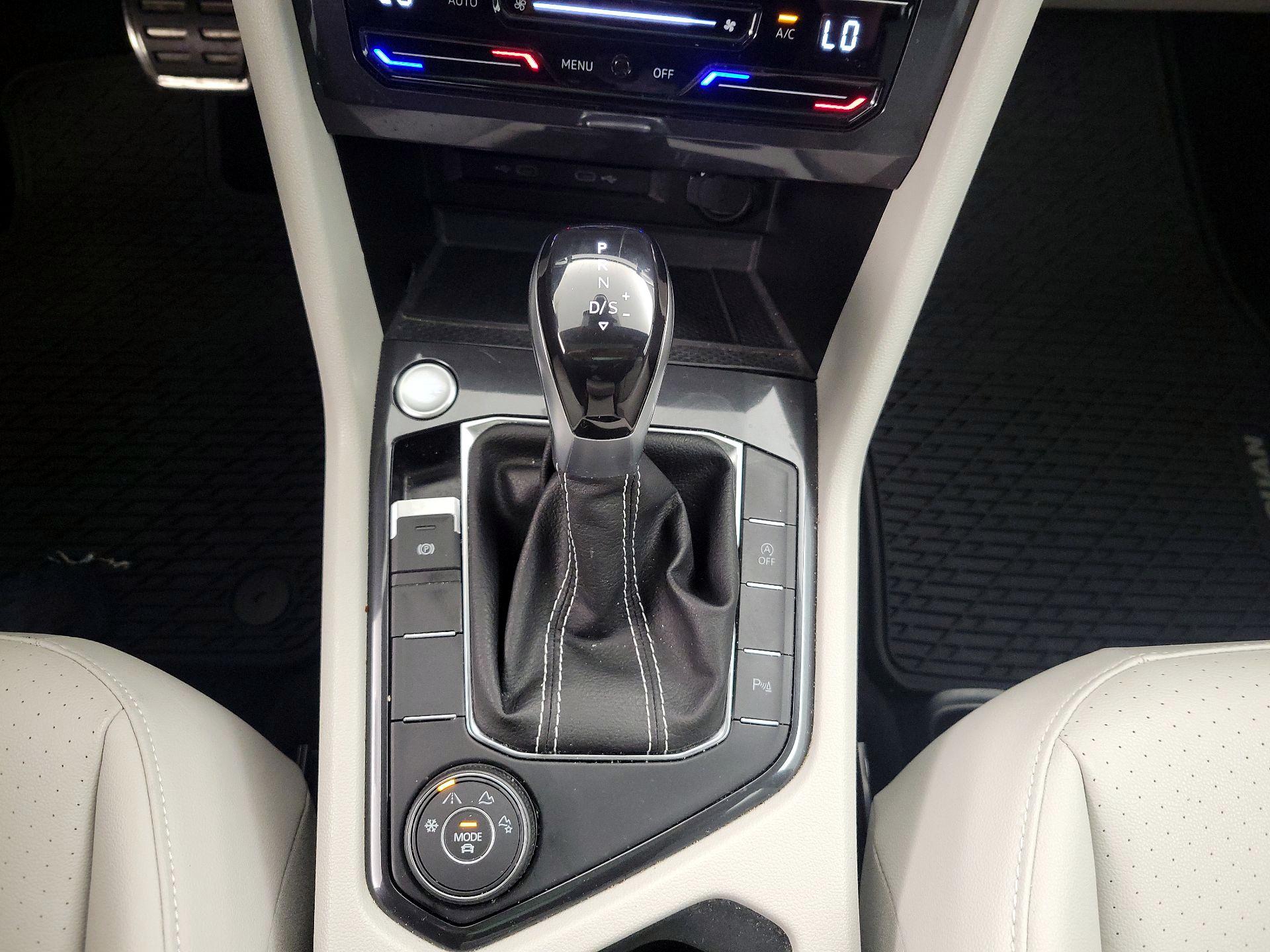 Thumbnail: 2023 Volkswagen Tiguan - 17