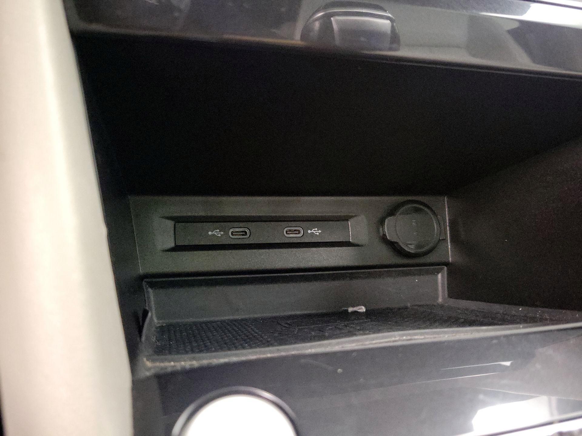 Thumbnail: 2023 Volkswagen Tiguan - 18