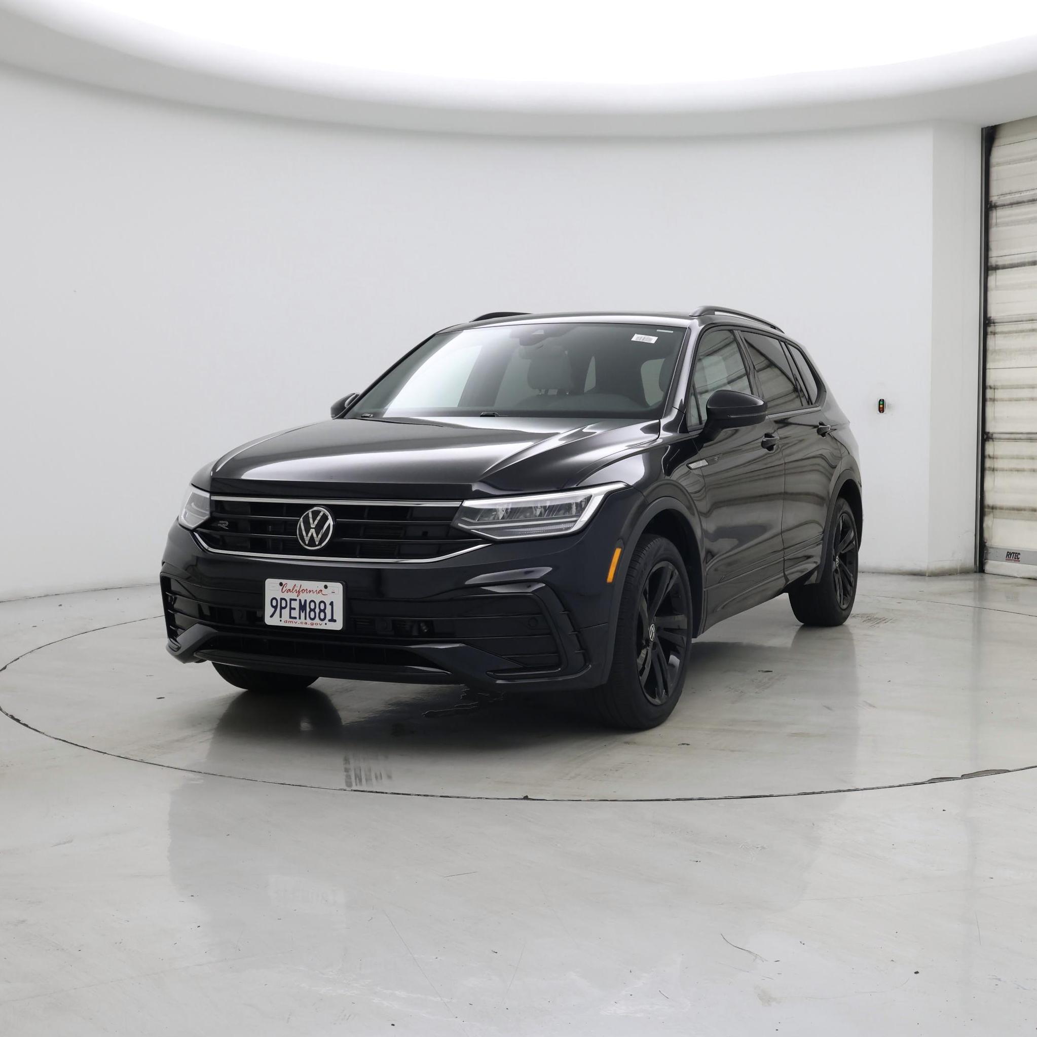 Thumbnail: 2023 Volkswagen Tiguan - 4