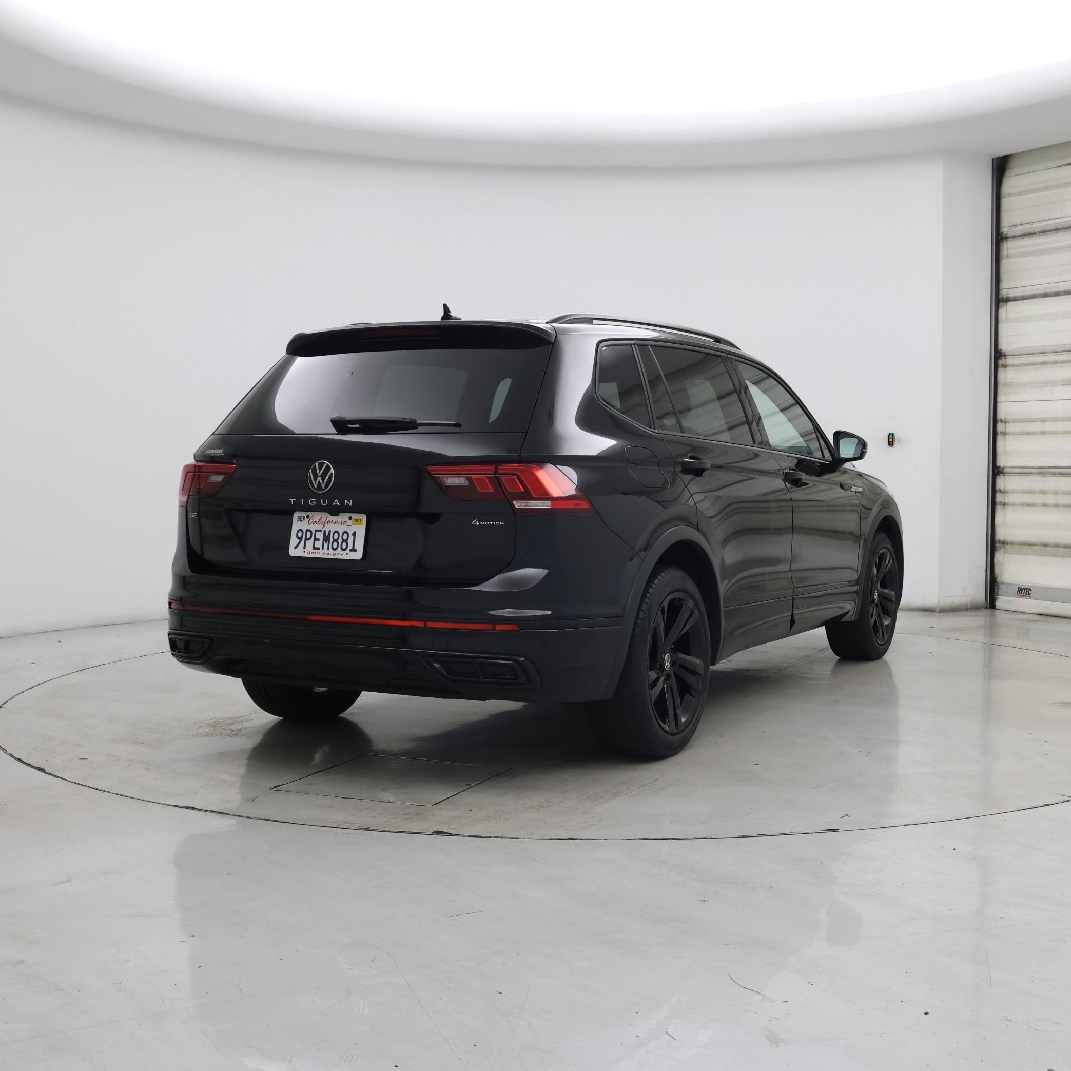 Thumbnail: 2023 Volkswagen Tiguan - 8