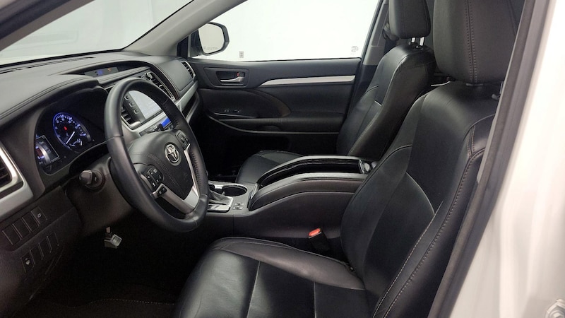 2016 Toyota Highlander XLE 11