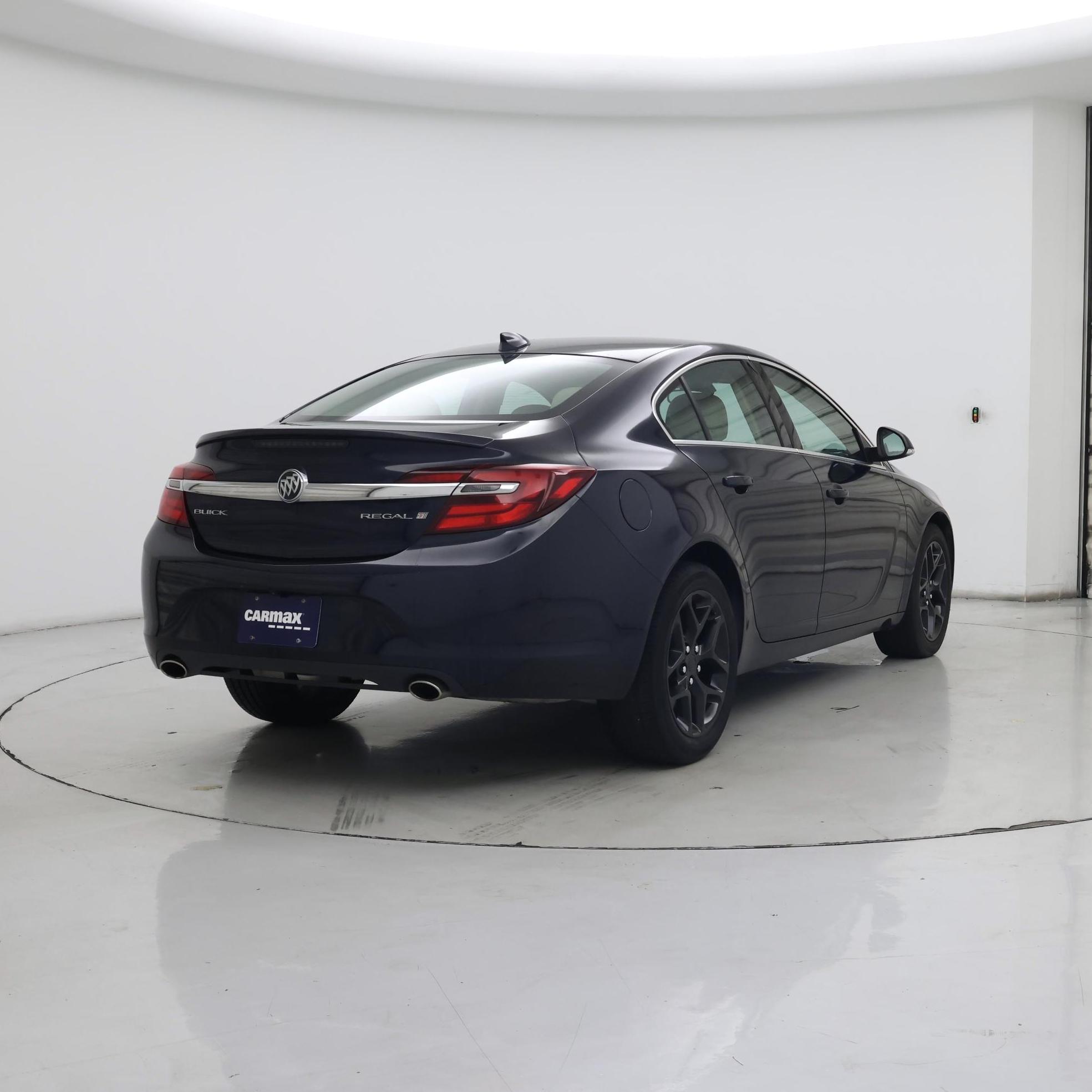 Thumbnail: 2017 Buick Regal - 8