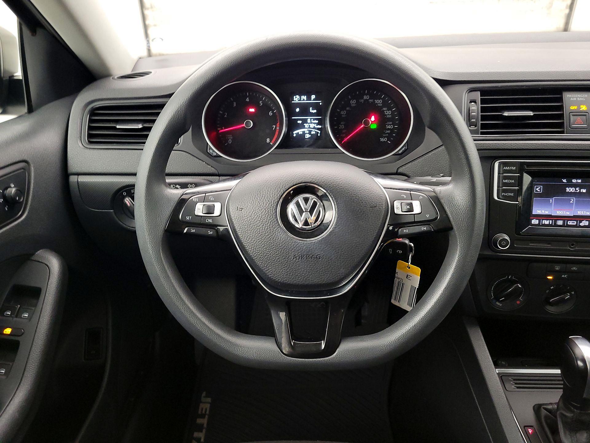 Thumbnail: 2016 Volkswagen Jetta - 10