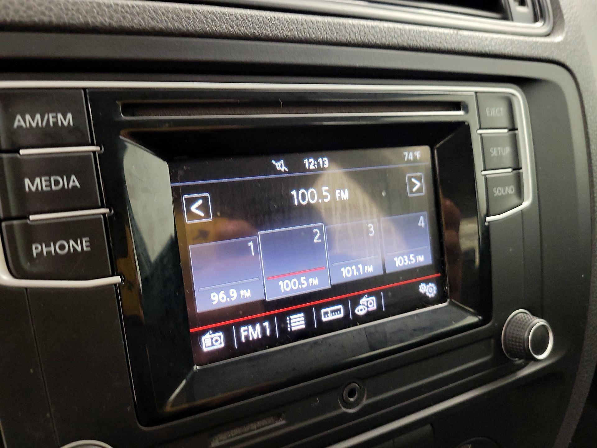 Thumbnail: 2016 Volkswagen Jetta - 14