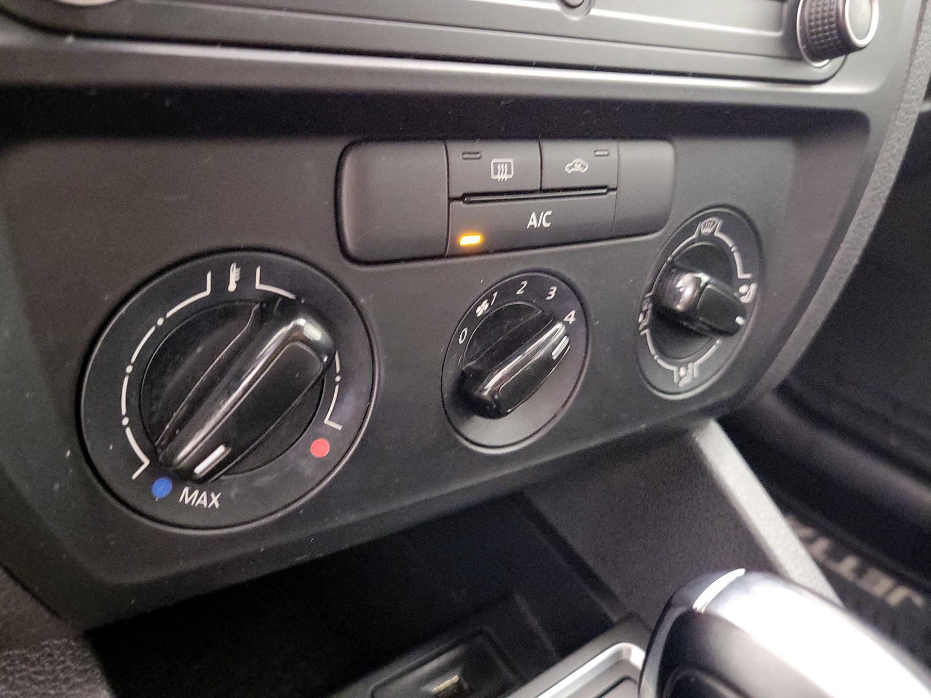 Thumbnail: 2016 Volkswagen Jetta - 15