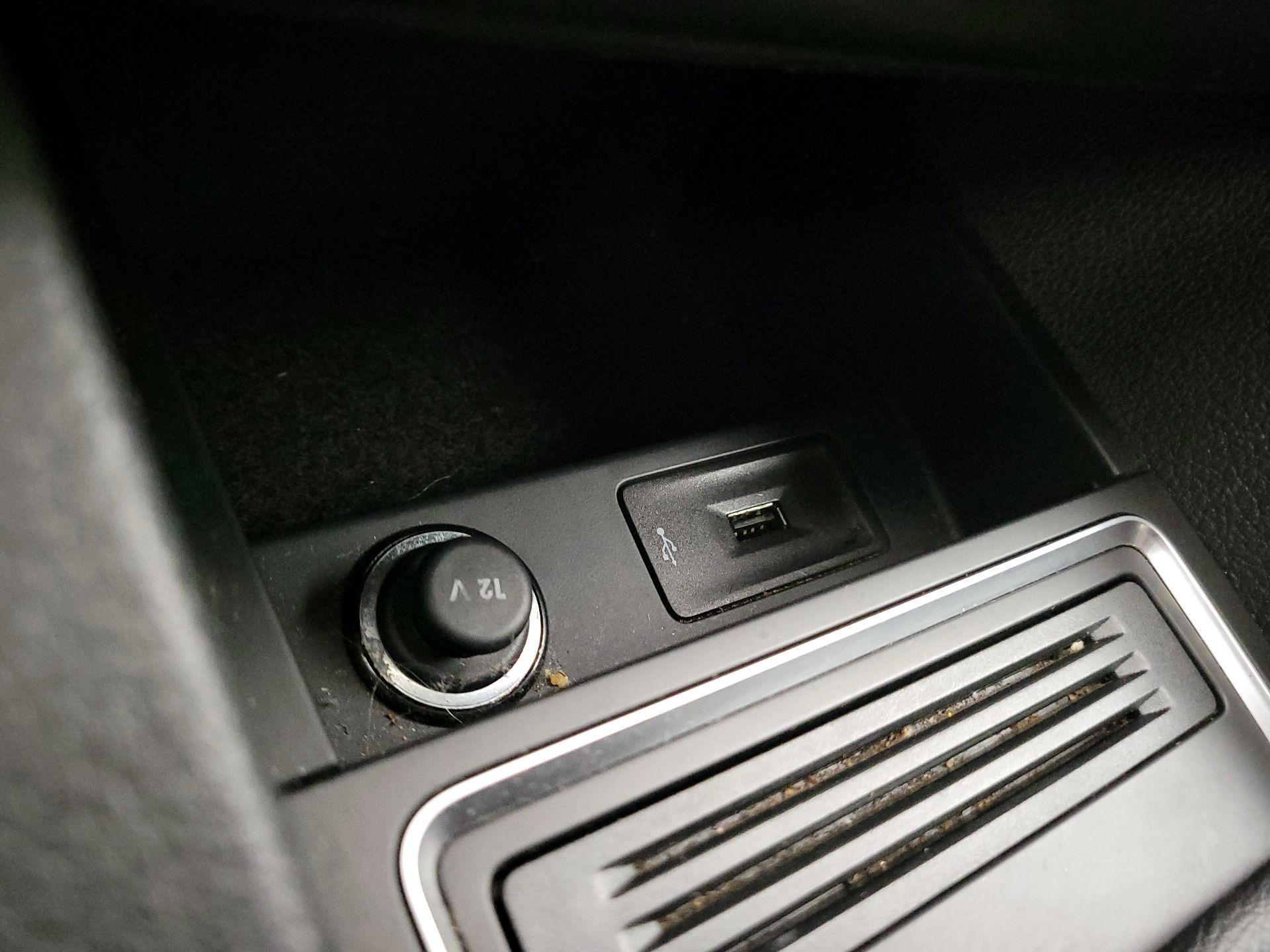 Thumbnail: 2016 Volkswagen Jetta - 17