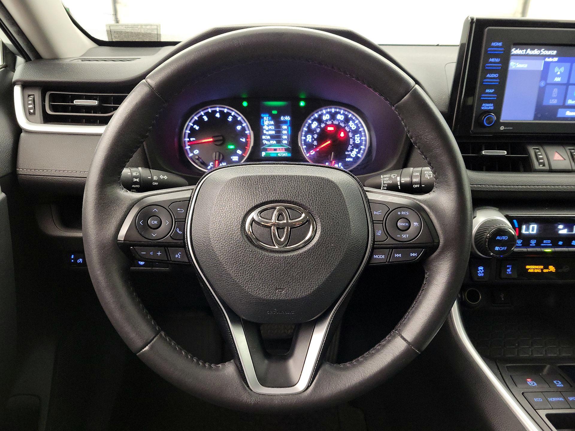 Thumbnail: 2021 Toyota RAV4 - 10