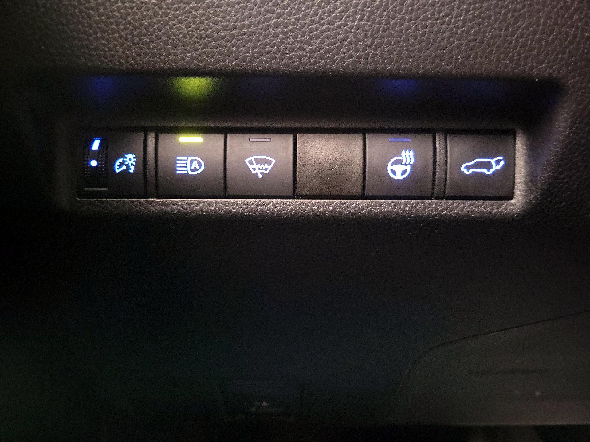 Thumbnail: 2021 Toyota RAV4 - 13