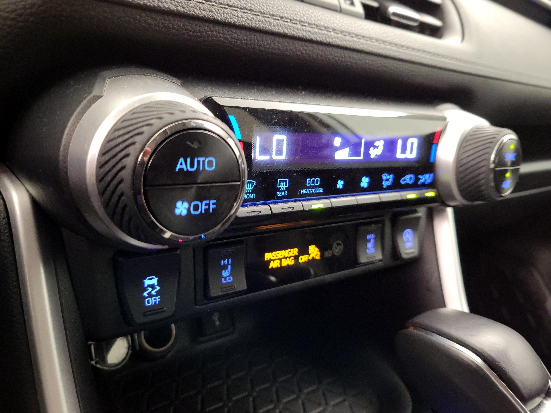 Thumbnail: 2021 Toyota RAV4 - 16
