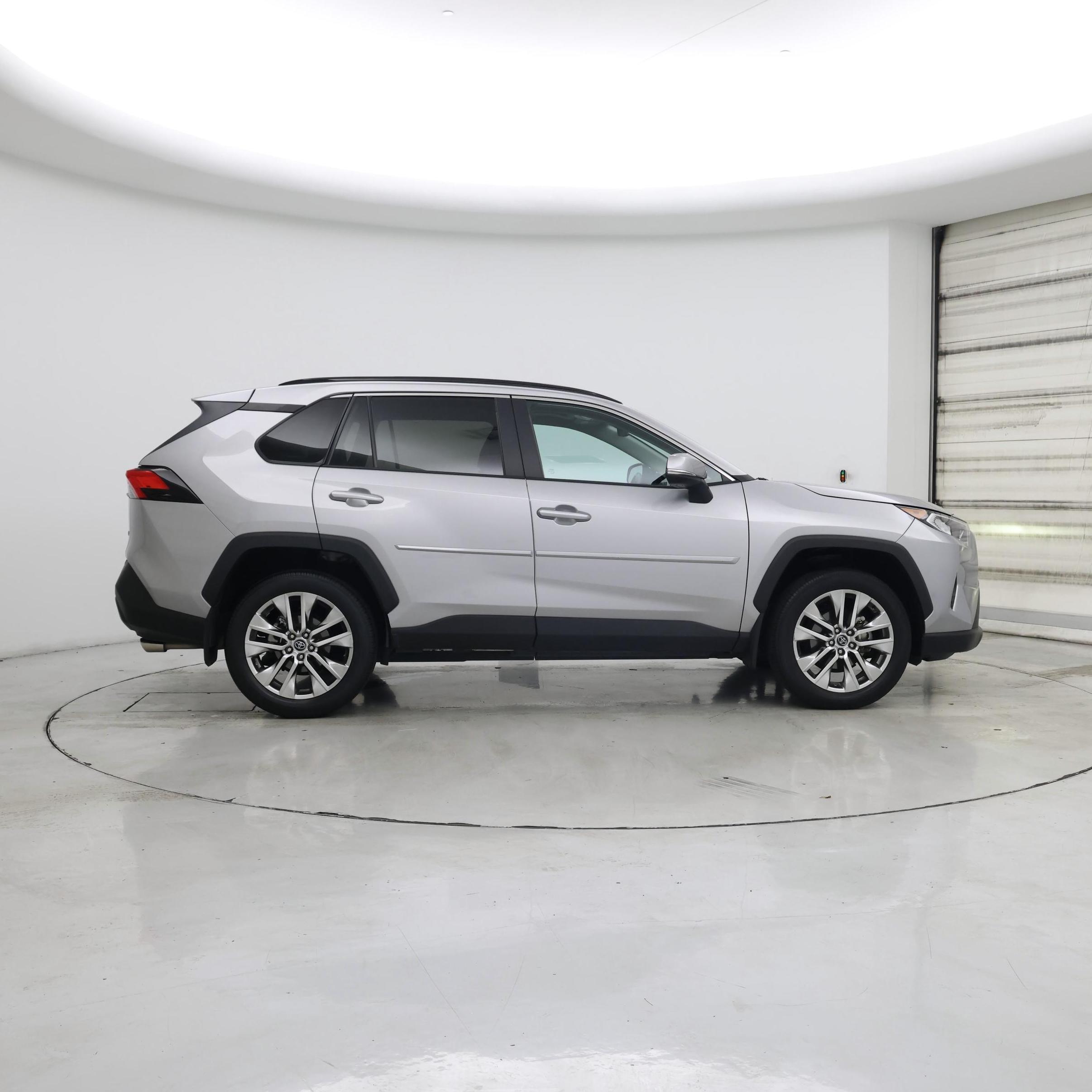 Thumbnail: 2021 Toyota RAV4 - 7