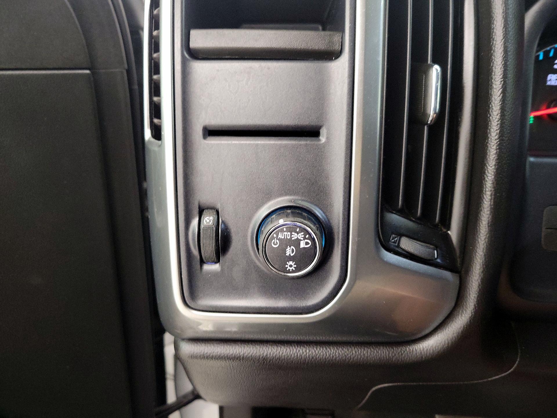 Thumbnail: 2016 Chevrolet Silverado 1500 - 13