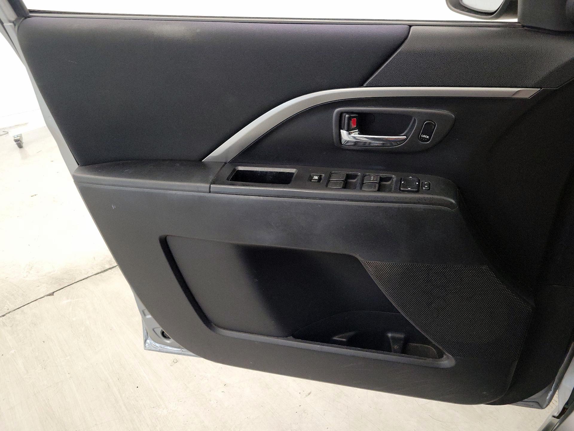 Thumbnail: 2014 Mazda Mazda5 - 12