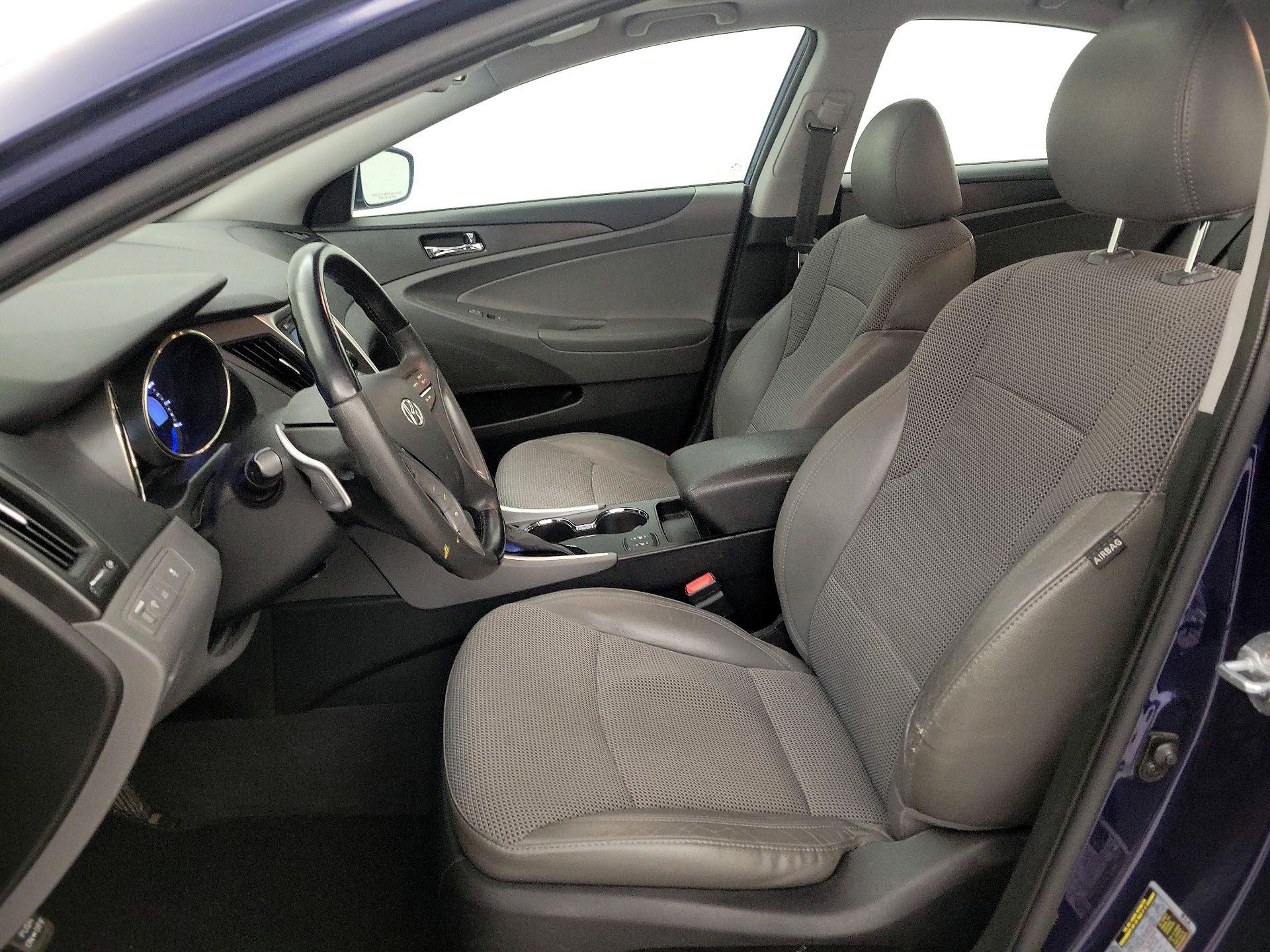 Thumbnail: 2013 Hyundai Sonata - 11