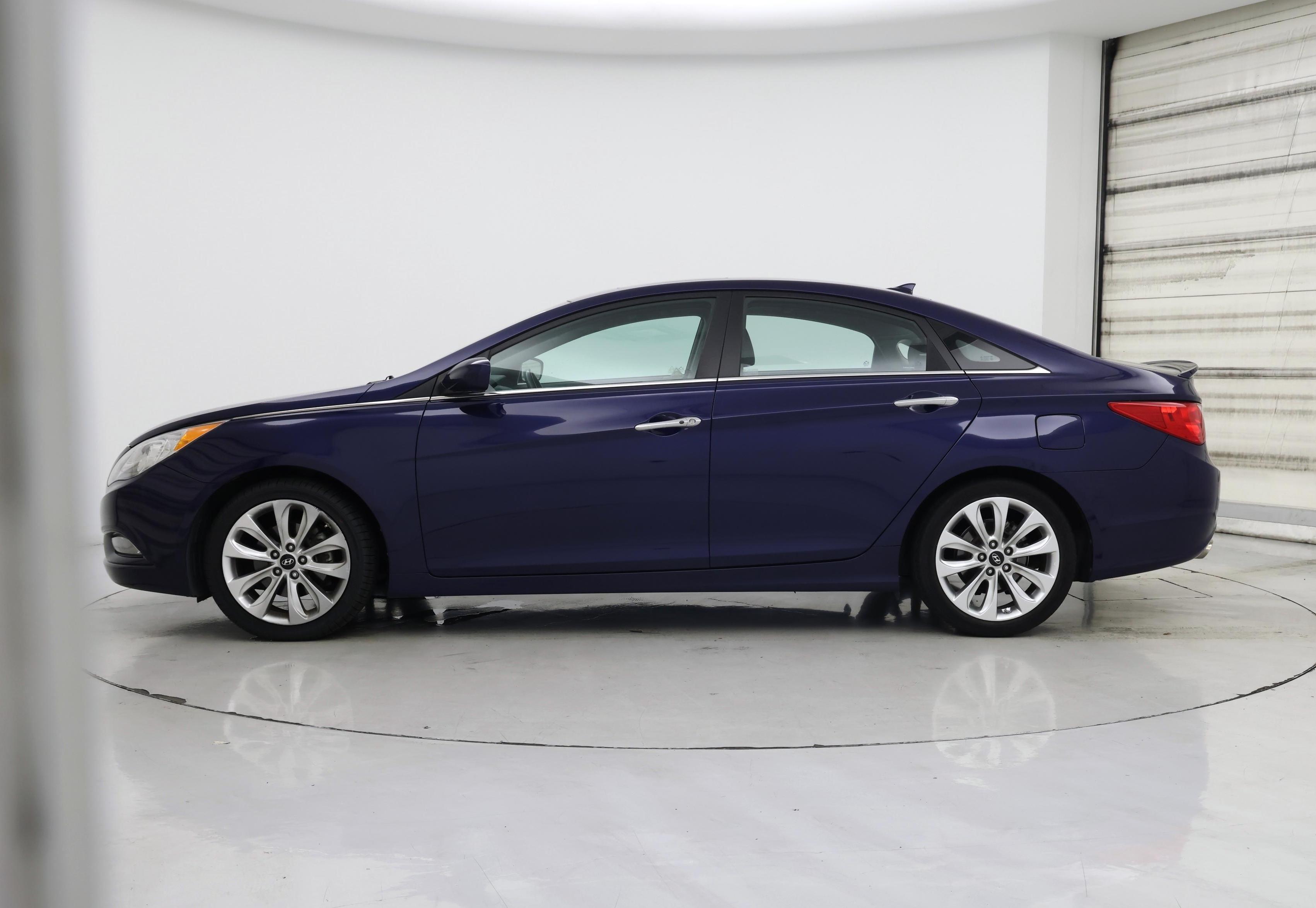 Thumbnail: 2013 Hyundai Sonata - 3
