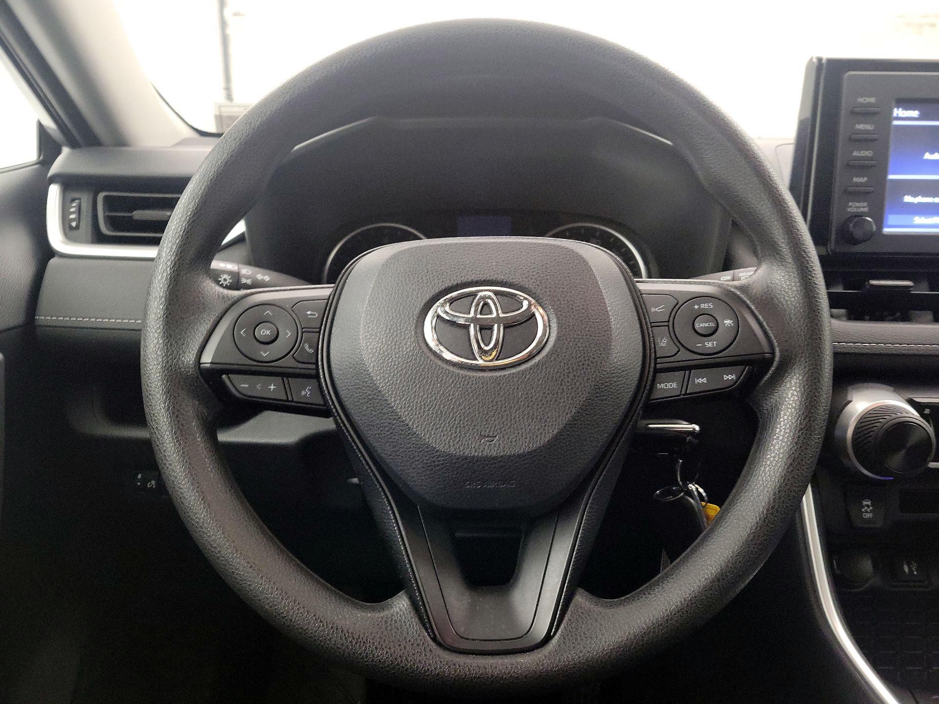 Thumbnail: 2019 Toyota RAV4 - 10