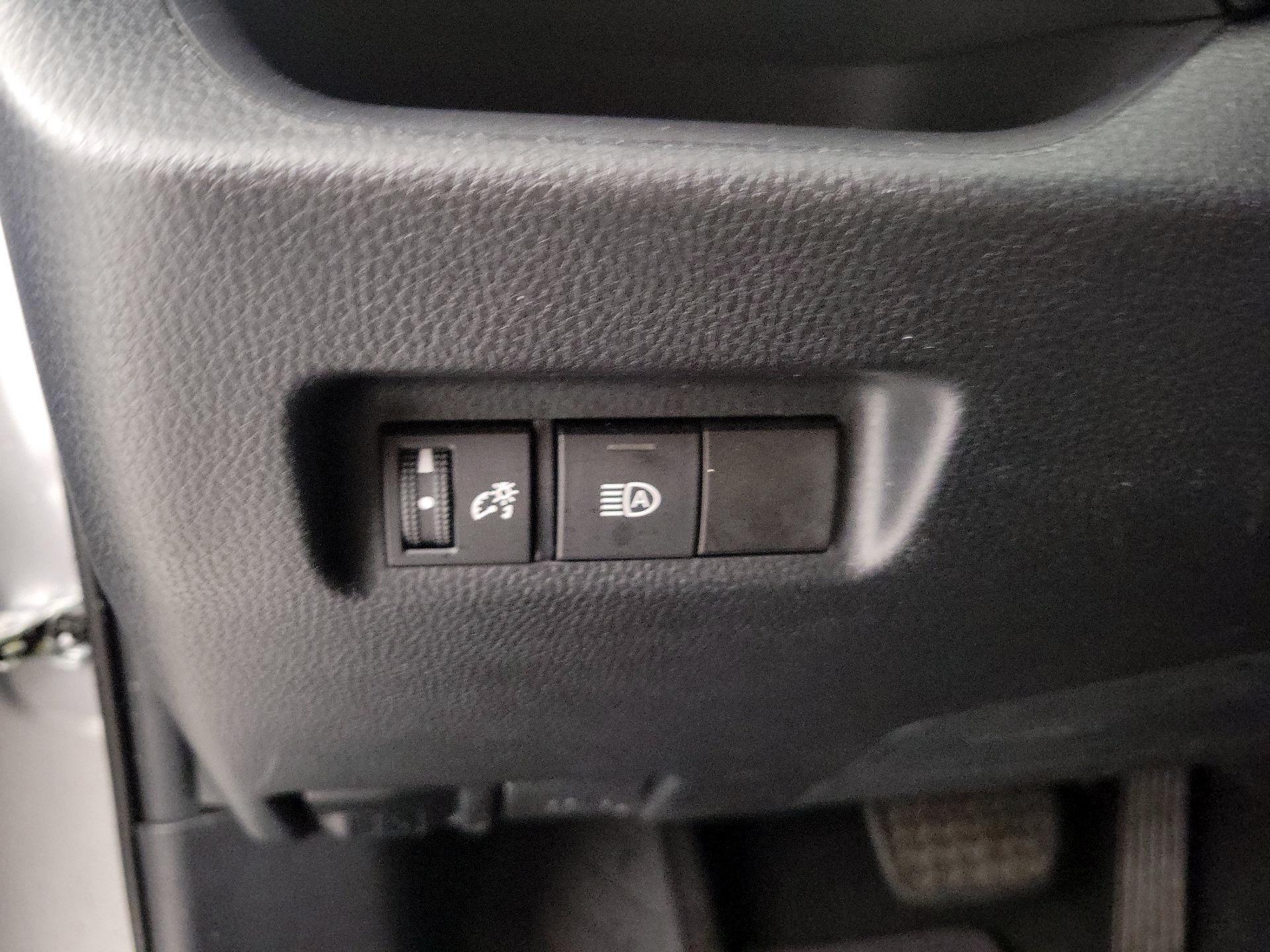 Thumbnail: 2019 Toyota RAV4 - 13