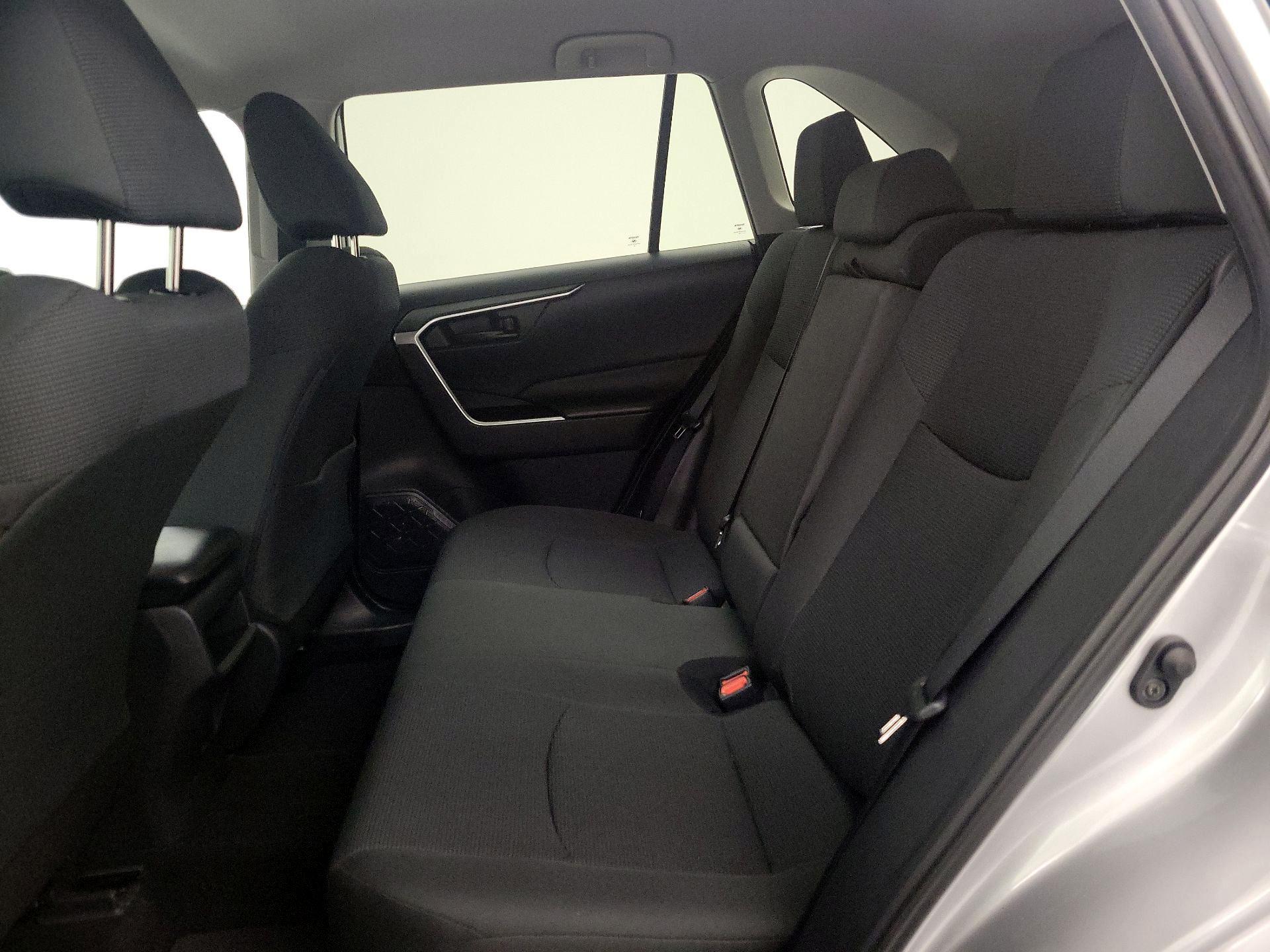 Thumbnail: 2019 Toyota RAV4 - 18