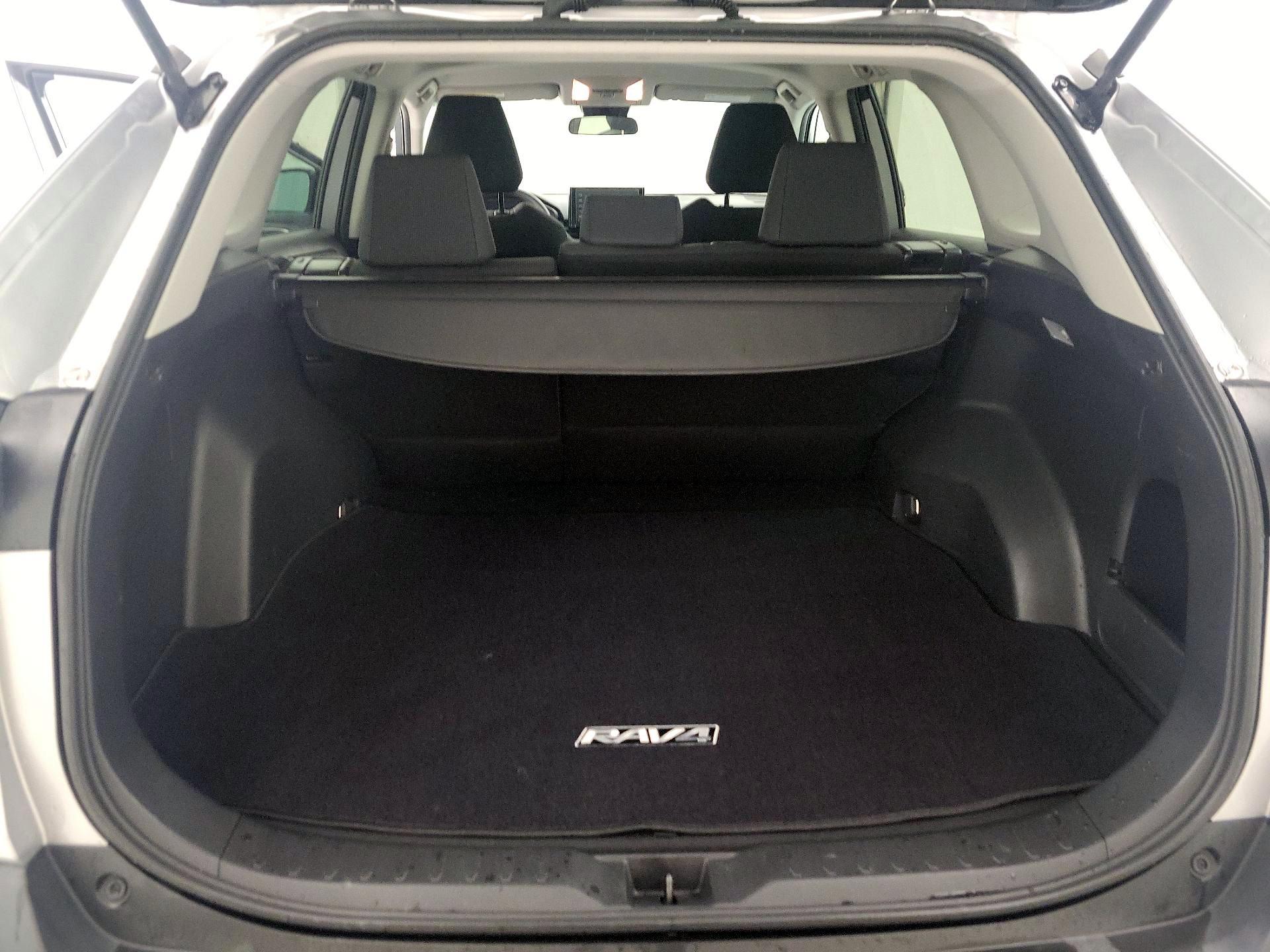 Thumbnail: 2019 Toyota RAV4 - 19