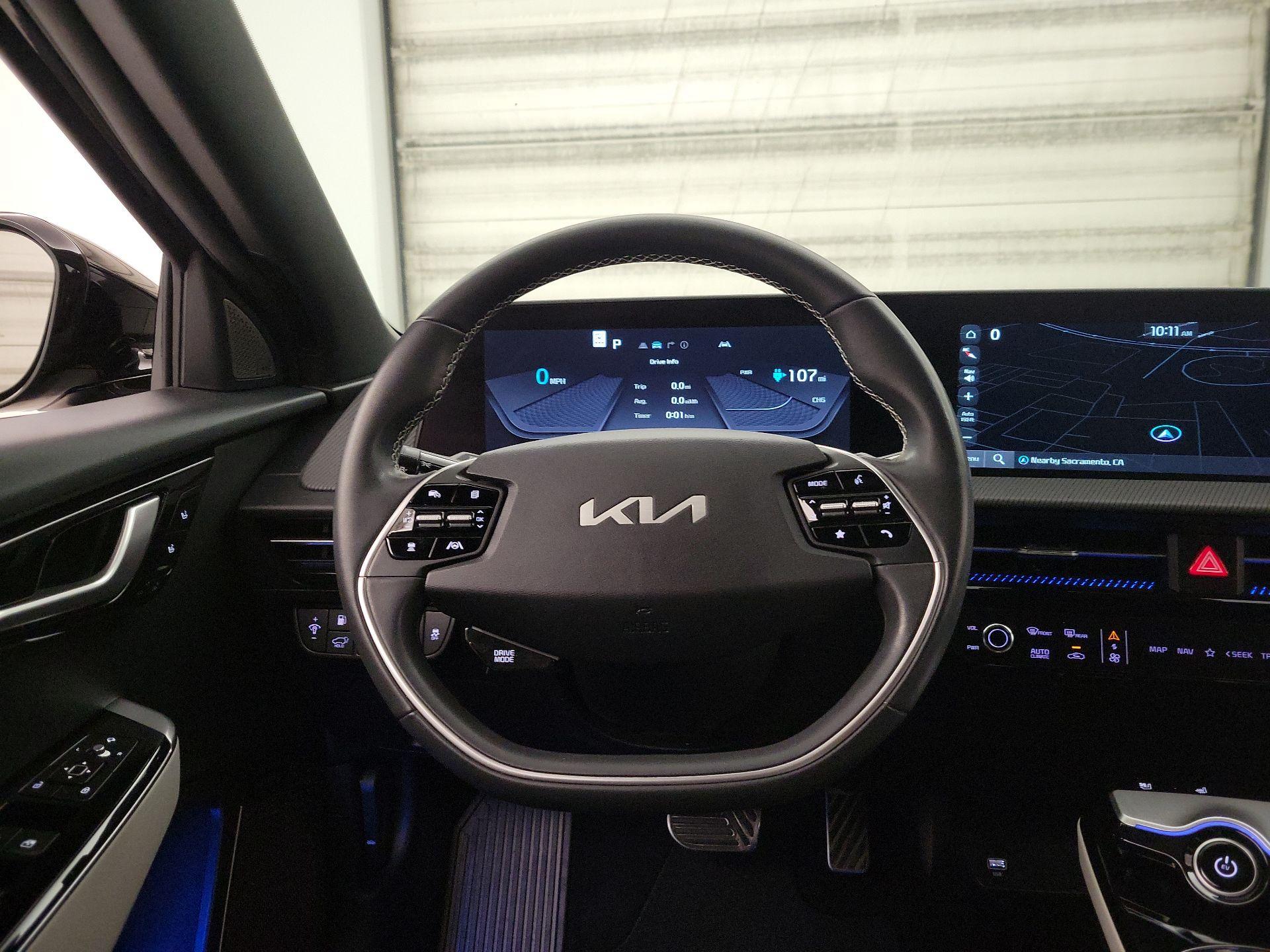 Thumbnail: 2022 Kia EV6 - 10