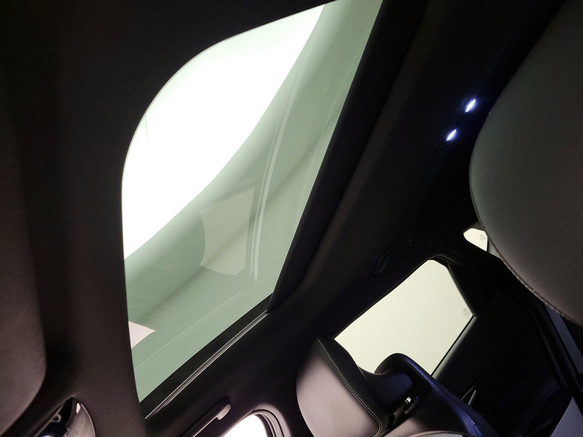 Thumbnail: 2022 Kia EV6 - 20