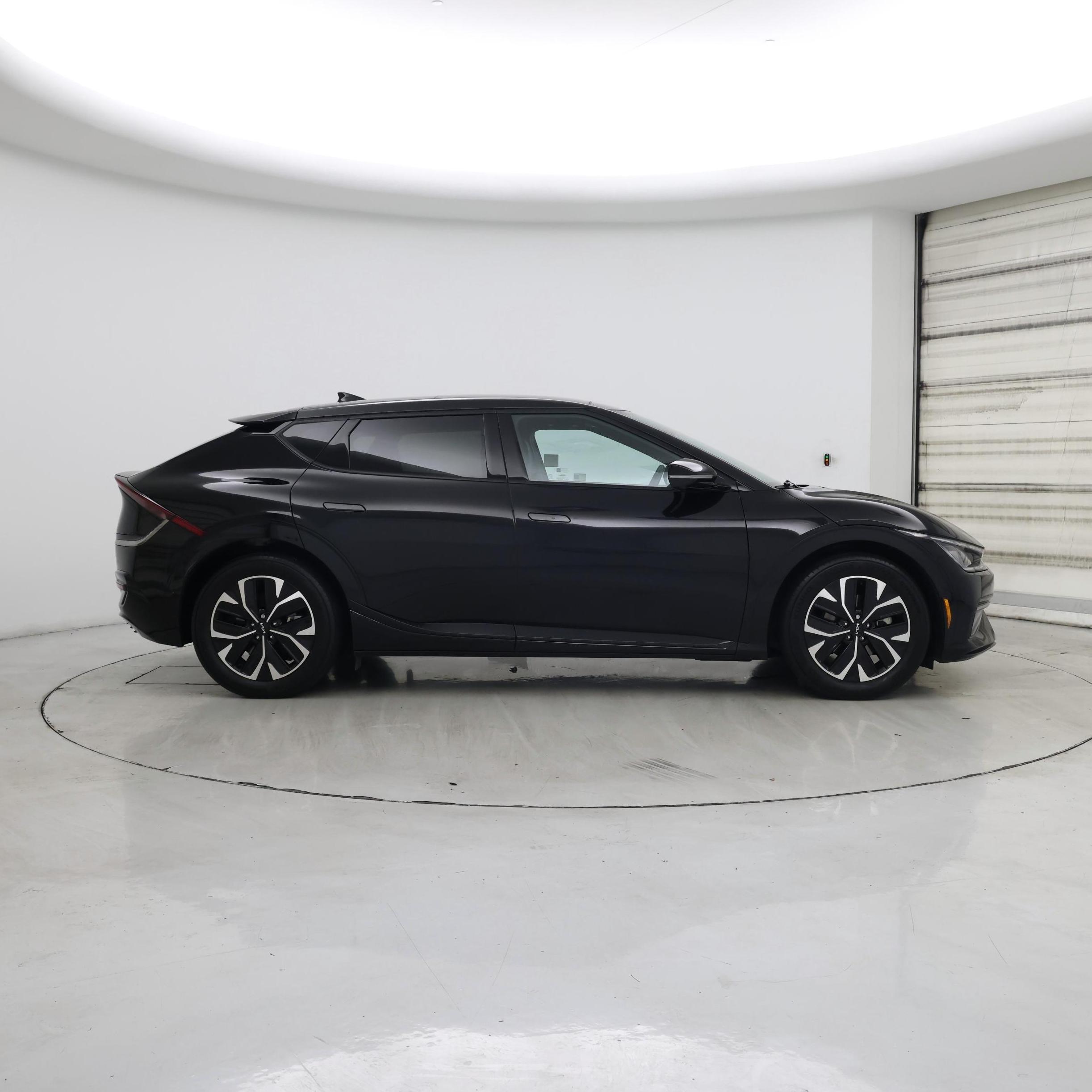 Thumbnail: 2022 Kia EV6 - 7