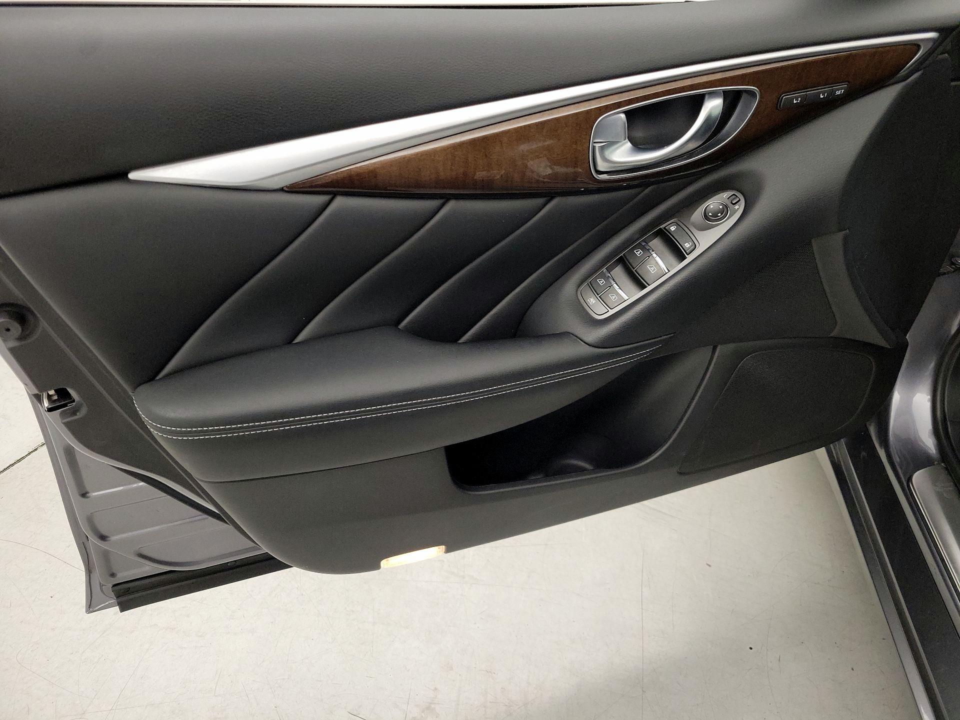 Thumbnail: 2015 INFINITI Q50 - 12
