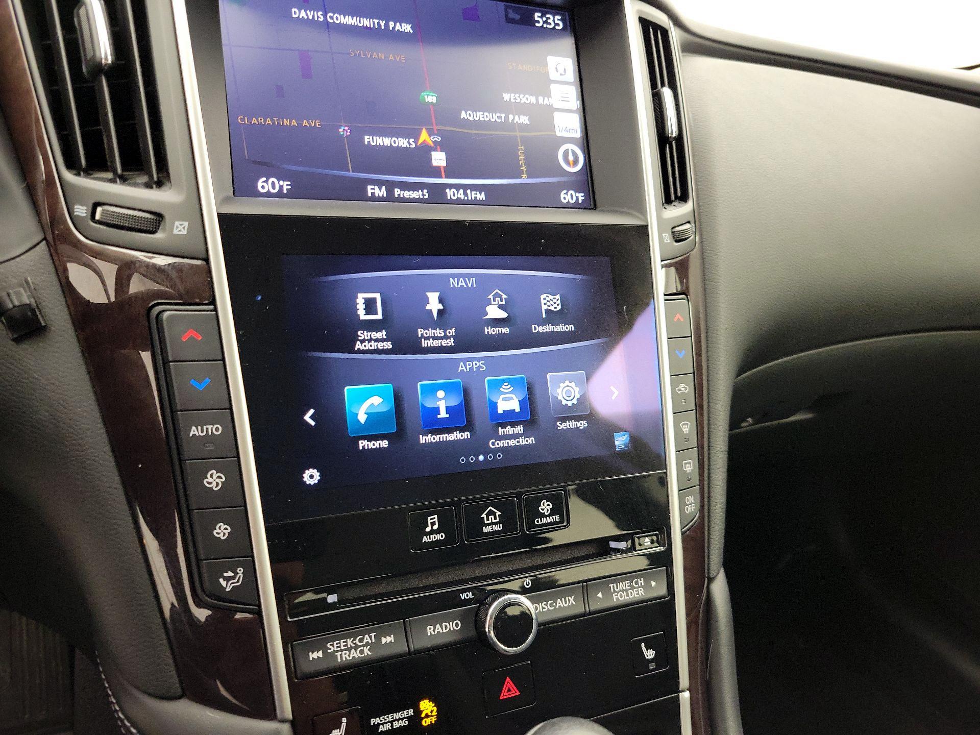 Thumbnail: 2015 INFINITI Q50 - 17