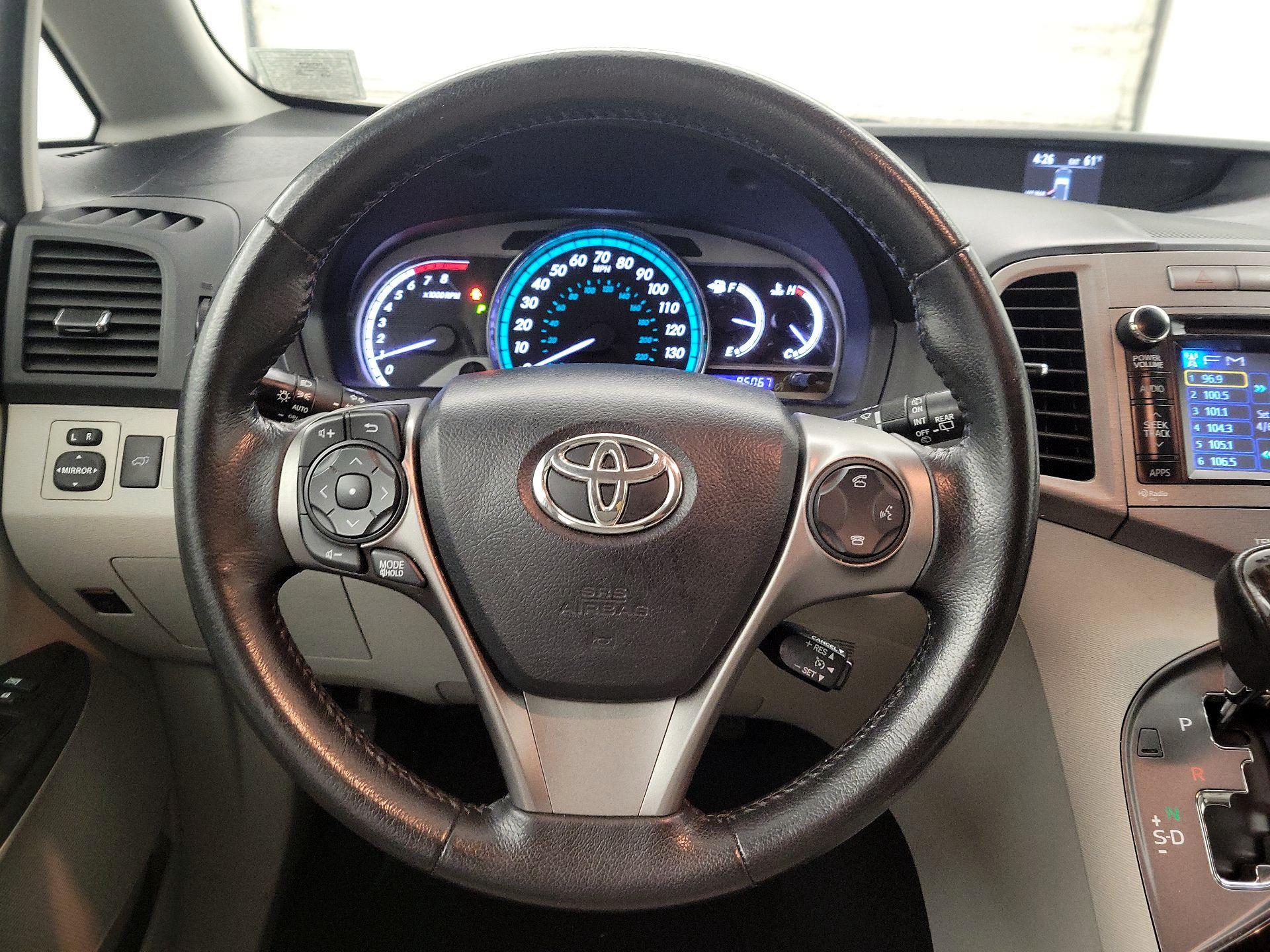 Thumbnail: 2013 Toyota Venza - 10