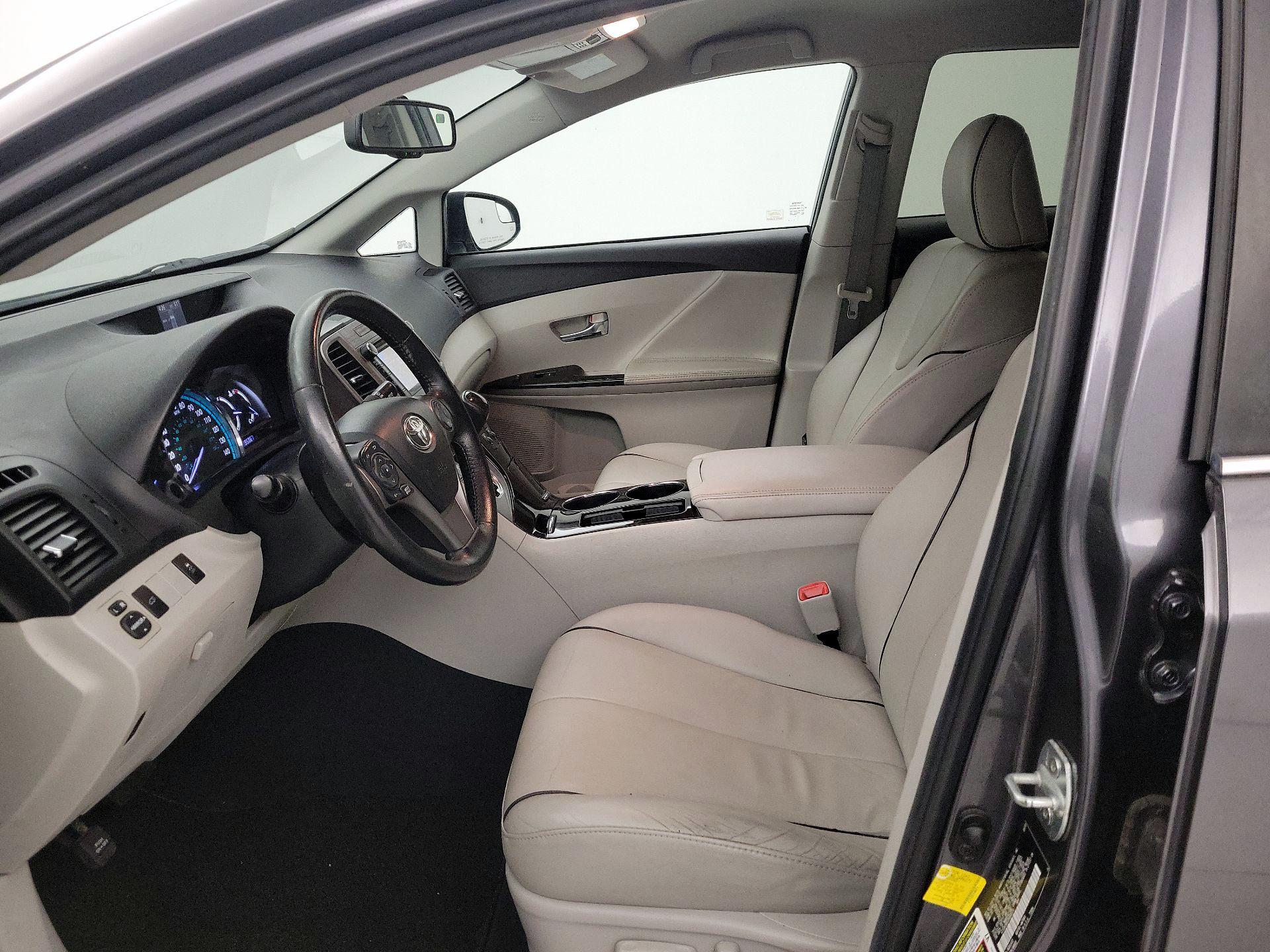Thumbnail: 2013 Toyota Venza - 11