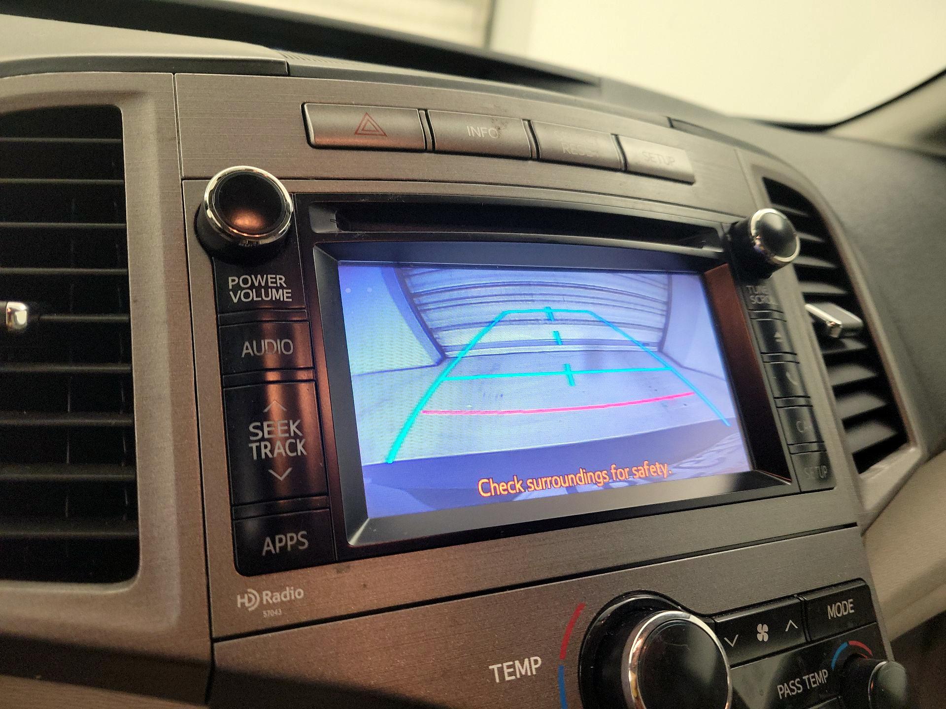 Thumbnail: 2013 Toyota Venza - 14