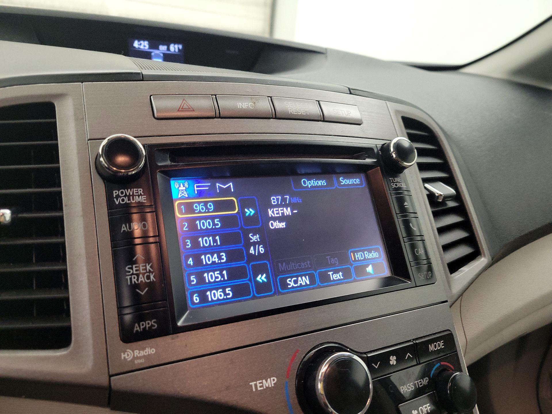 Thumbnail: 2013 Toyota Venza - 15