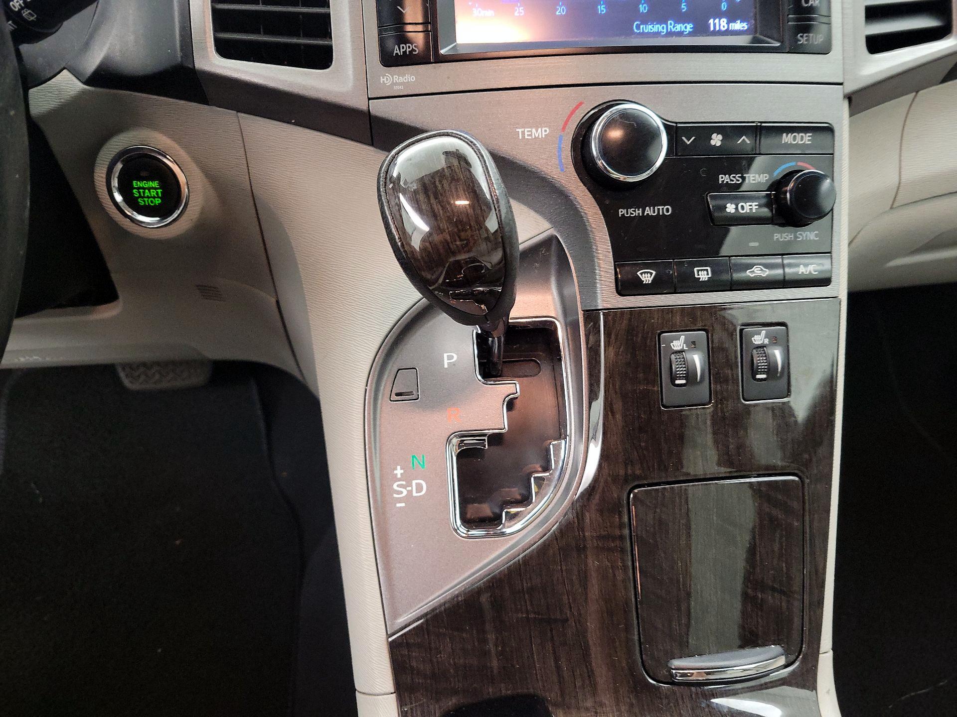 Thumbnail: 2013 Toyota Venza - 17