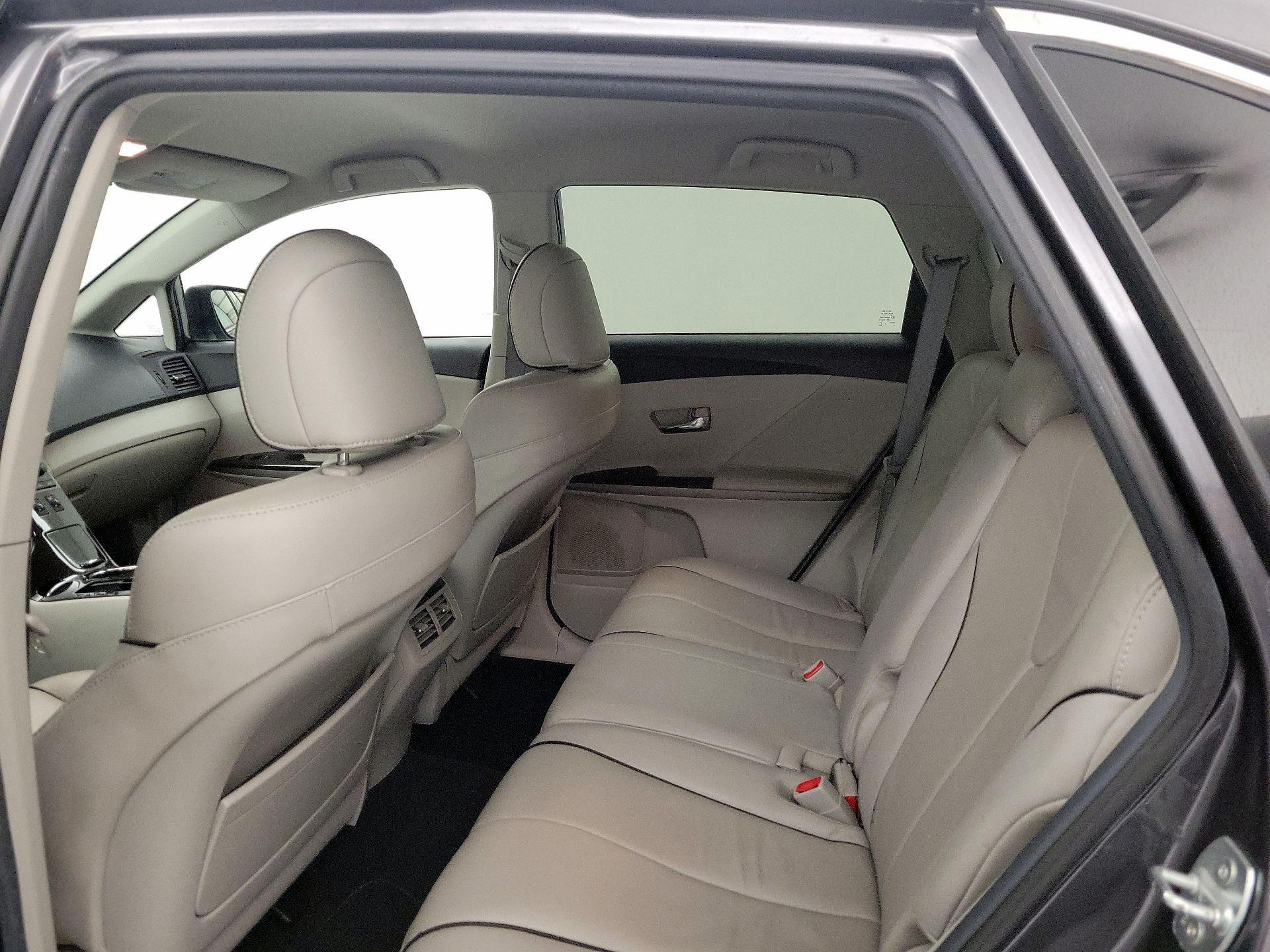 Thumbnail: 2013 Toyota Venza - 19