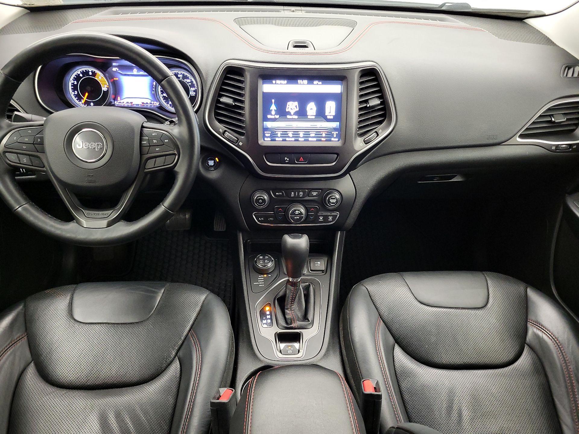 Thumbnail: 2019 Jeep Cherokee - 9