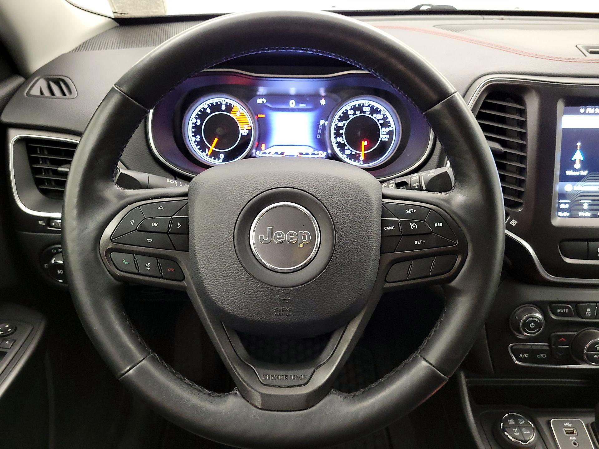 Thumbnail: 2019 Jeep Cherokee - 10